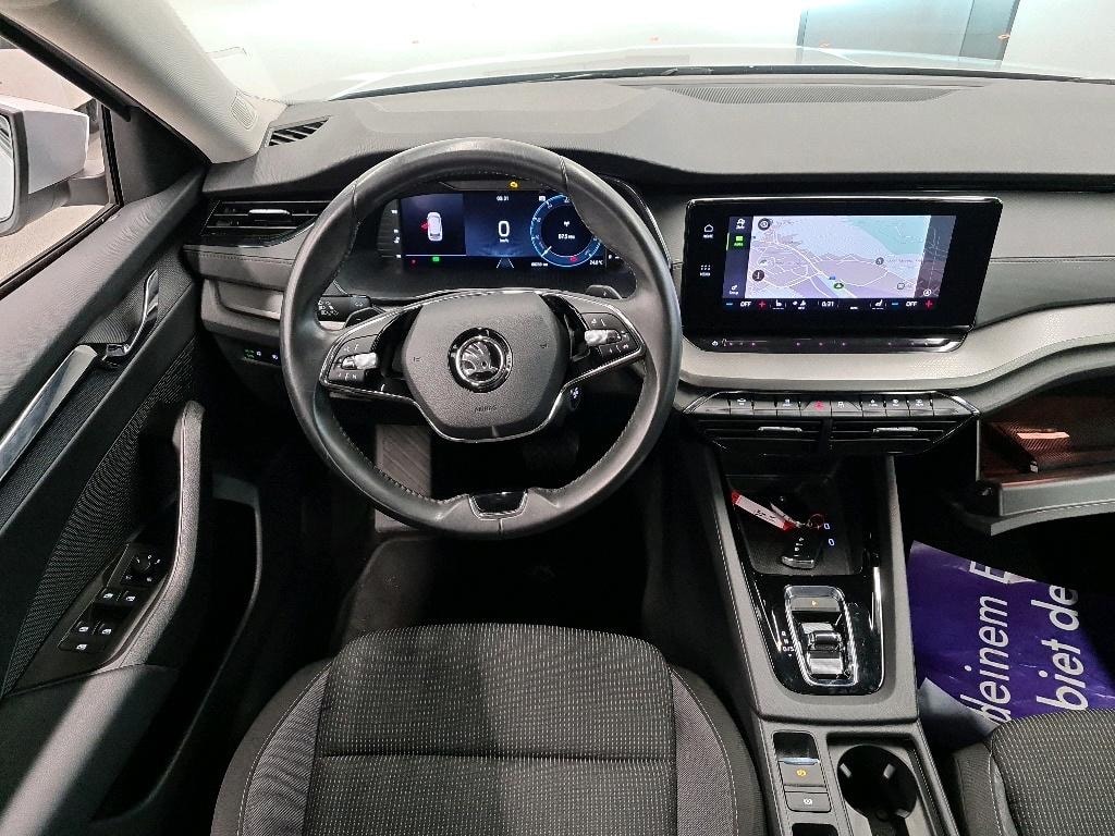 SKODA Octavia Combi 2.0 TDI DSG Ambition-image-3
