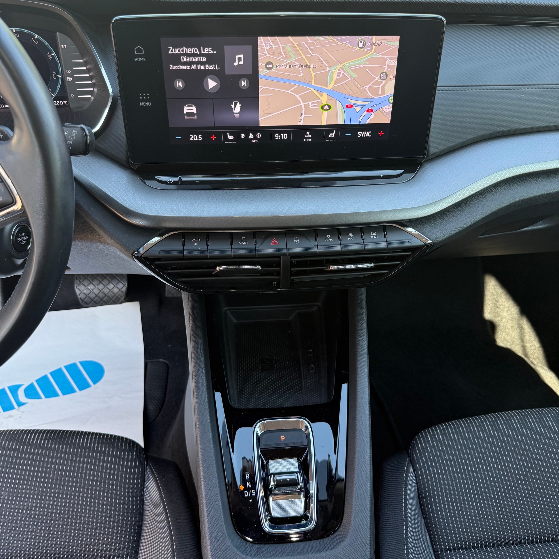 SKODA Octavia Combi 2.0 TDI DSG Ambition-image-14