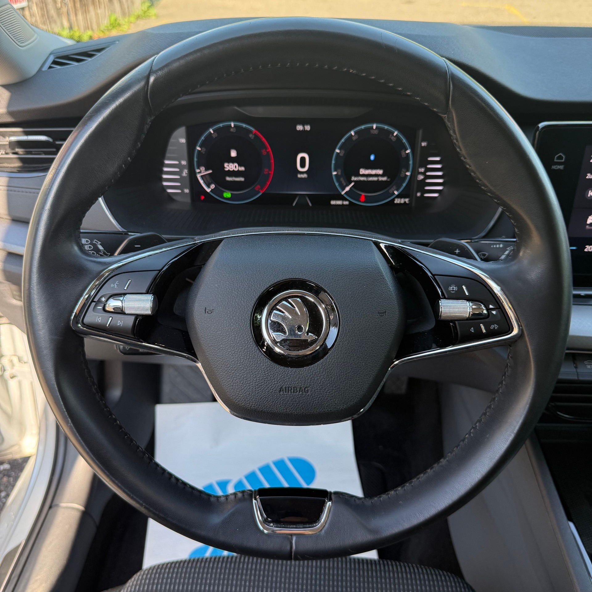 SKODA Octavia Combi 2.0 TDI DSG Ambition-image-13