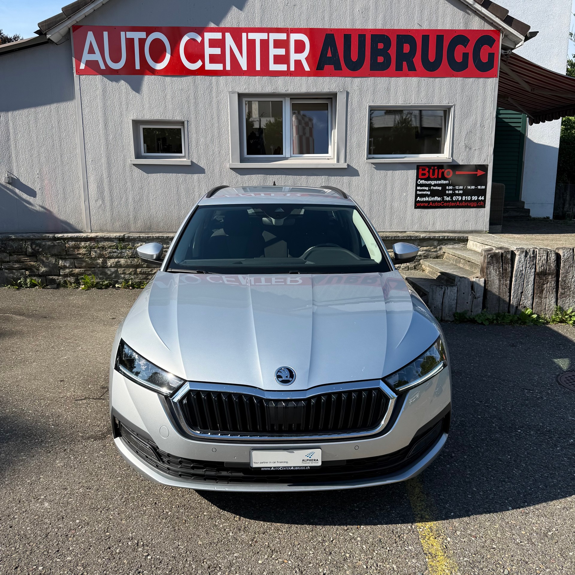 SKODA Octavia Combi 2.0 TDI DSG Ambition-showroom-element-3