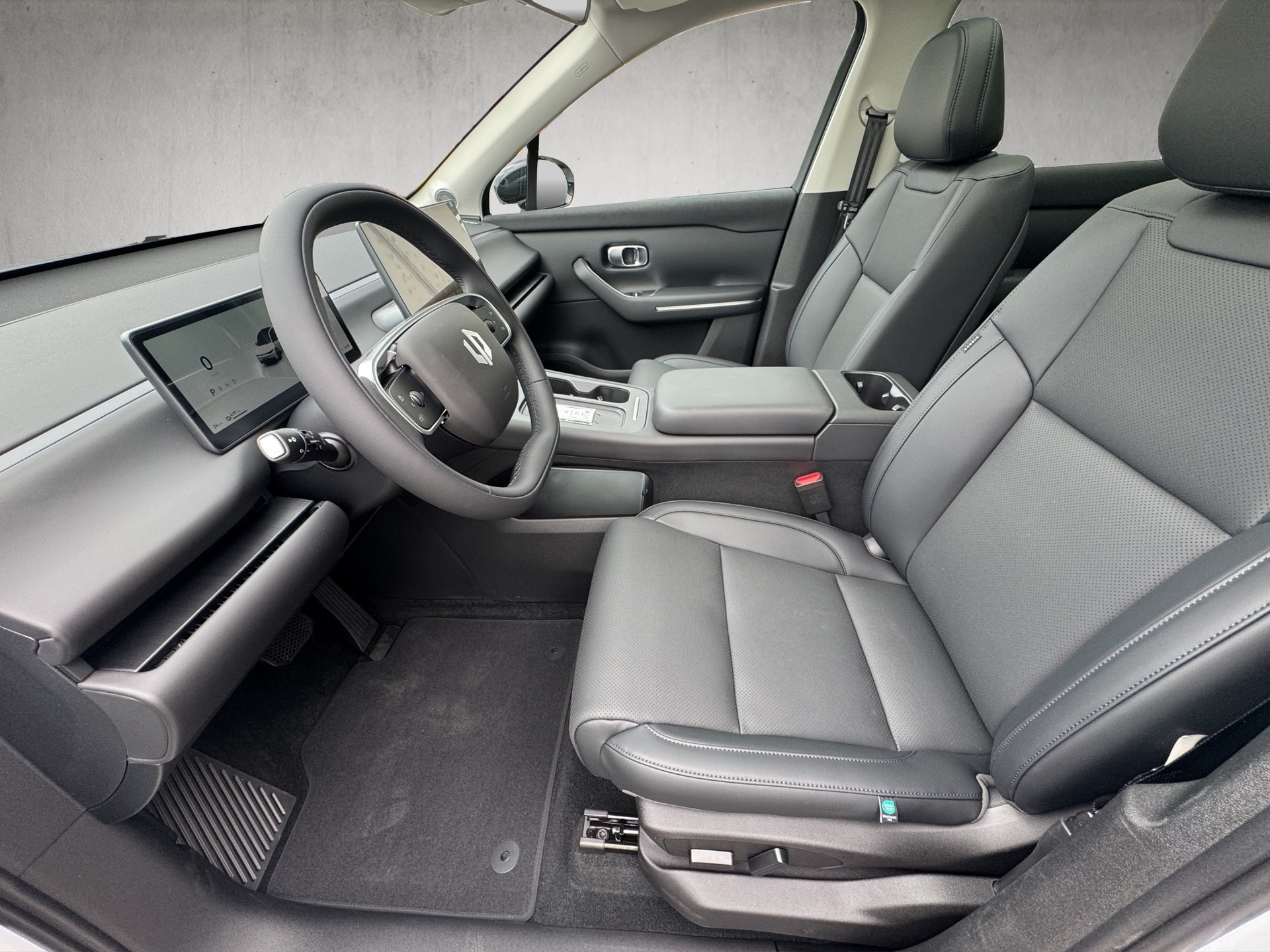 LEAPMOTOR C10 EV AWD-image-10