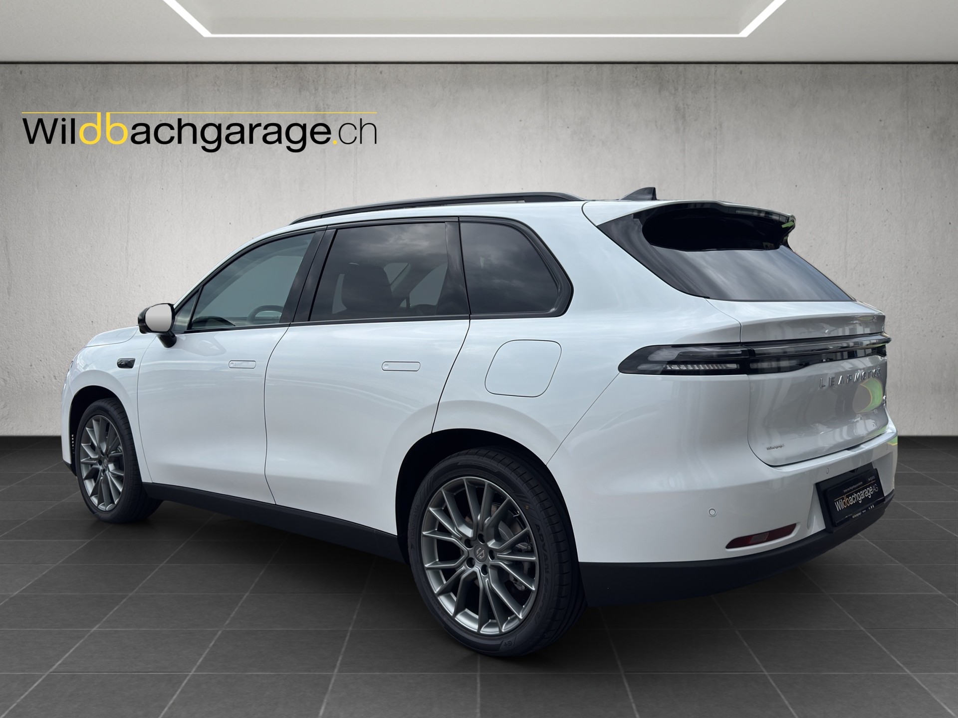 LEAPMOTOR C10 EV AWD-showroom-element-2