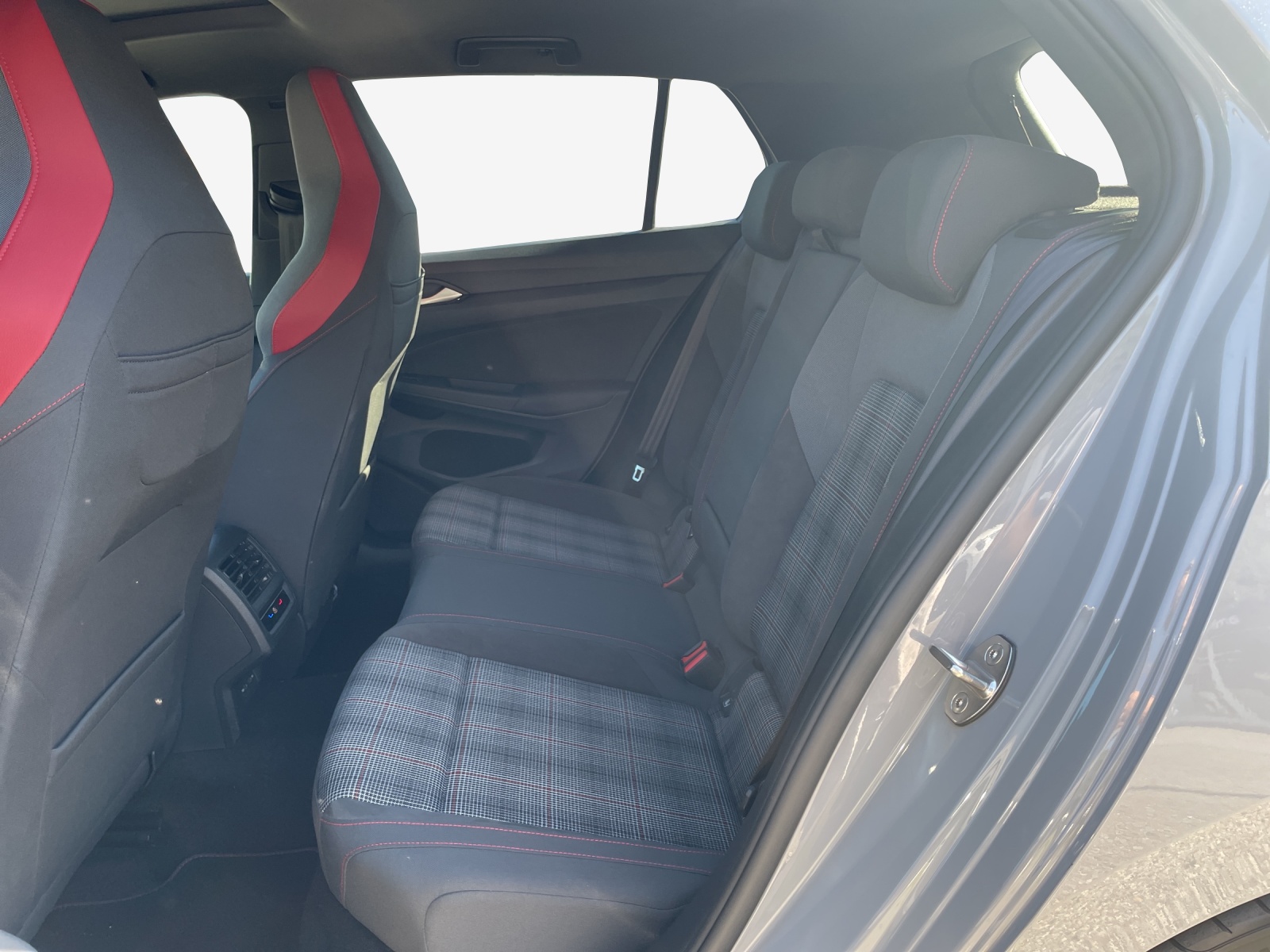 VW Golf 2.0 TSI GTI DSG-image-11