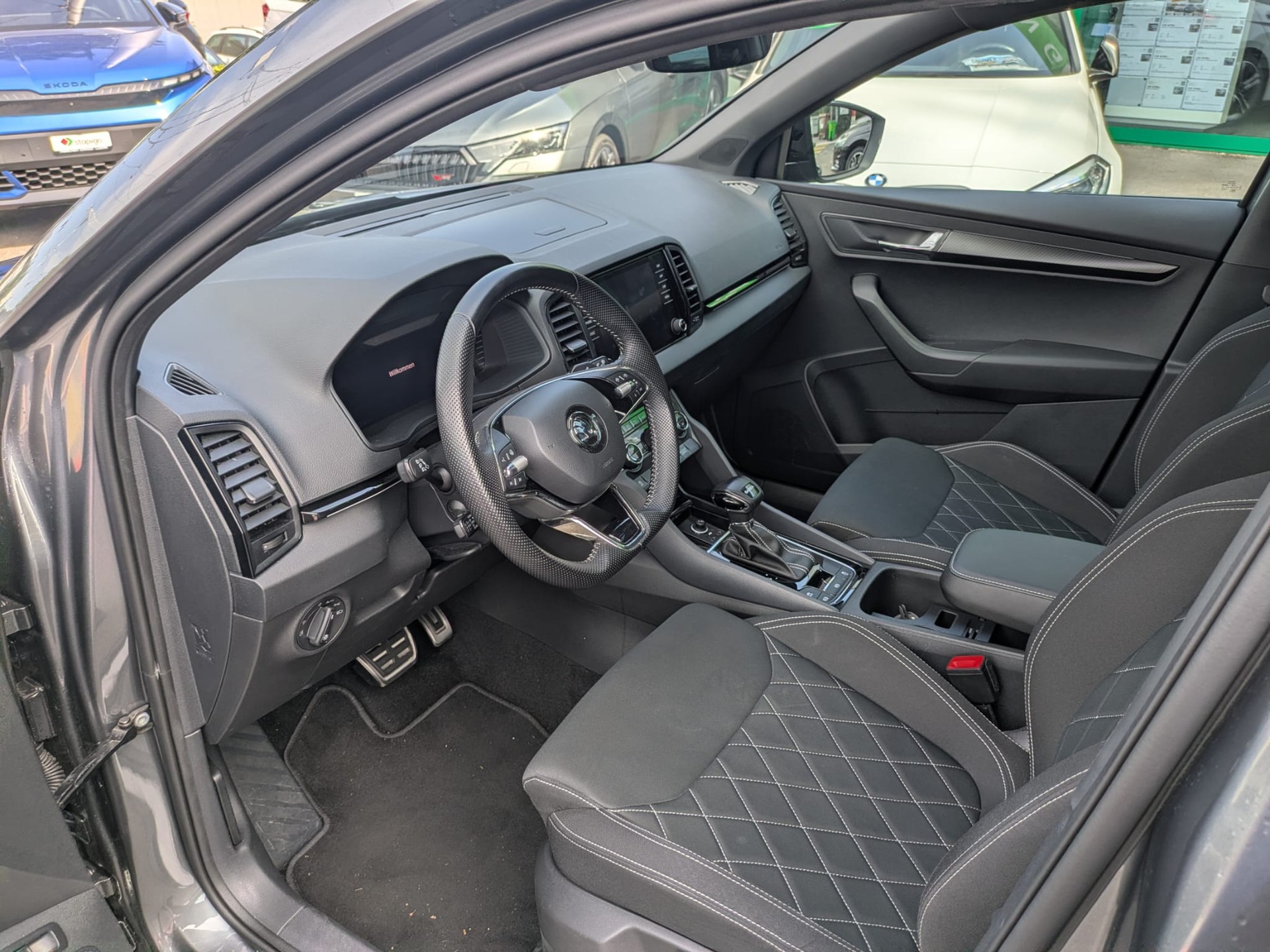 SKODA Karoq 1.5 TSI SportLine DSG-image-17