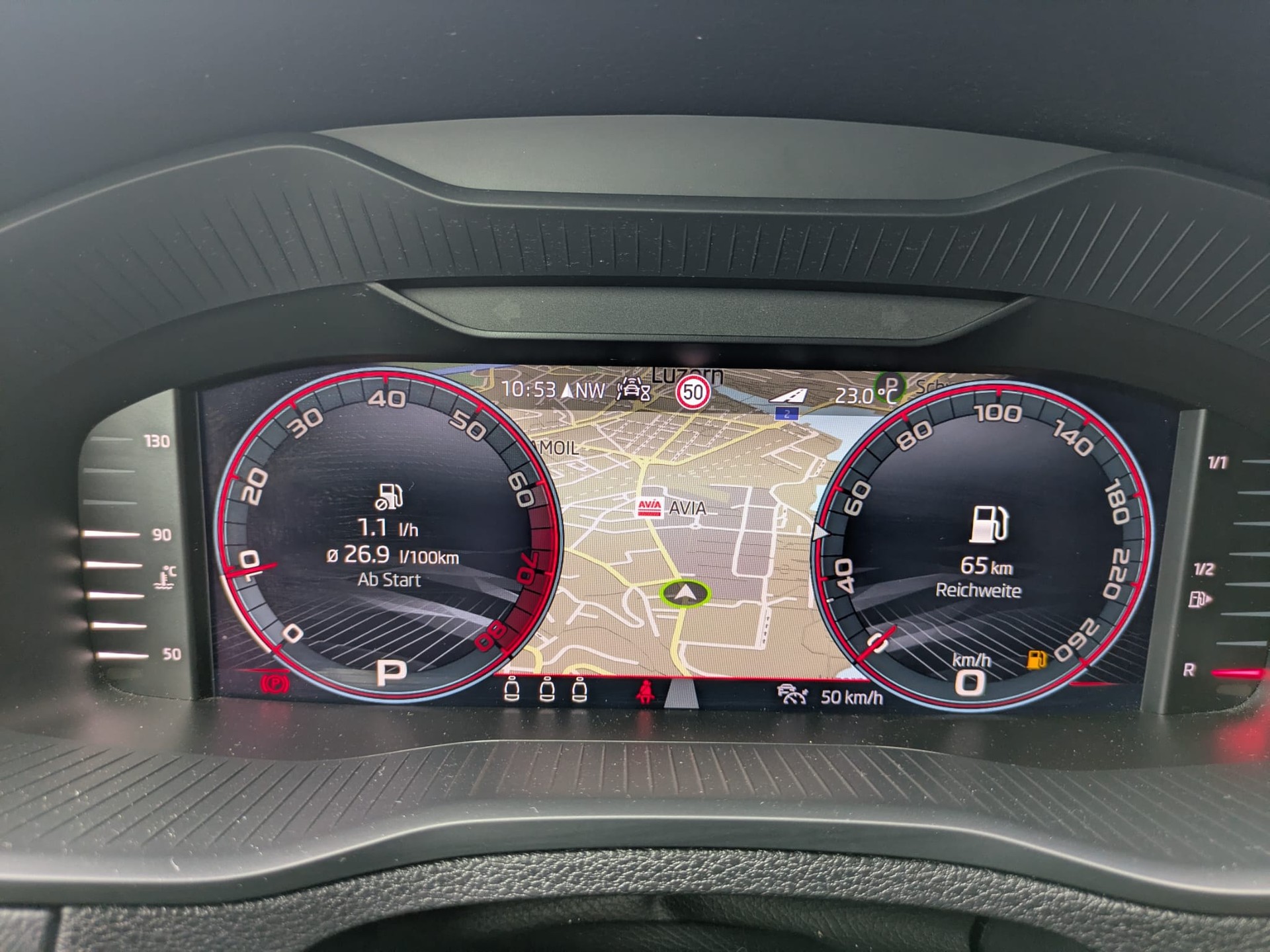 SKODA Karoq 1.5 TSI SportLine DSG-image-22