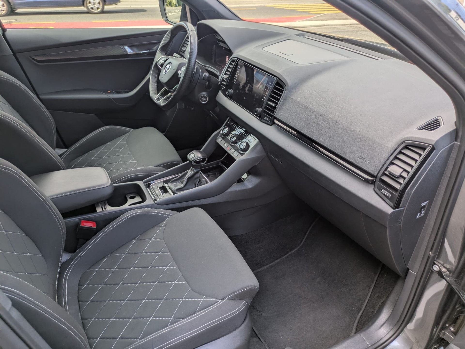 SKODA Karoq 1.5 TSI SportLine DSG-image-15