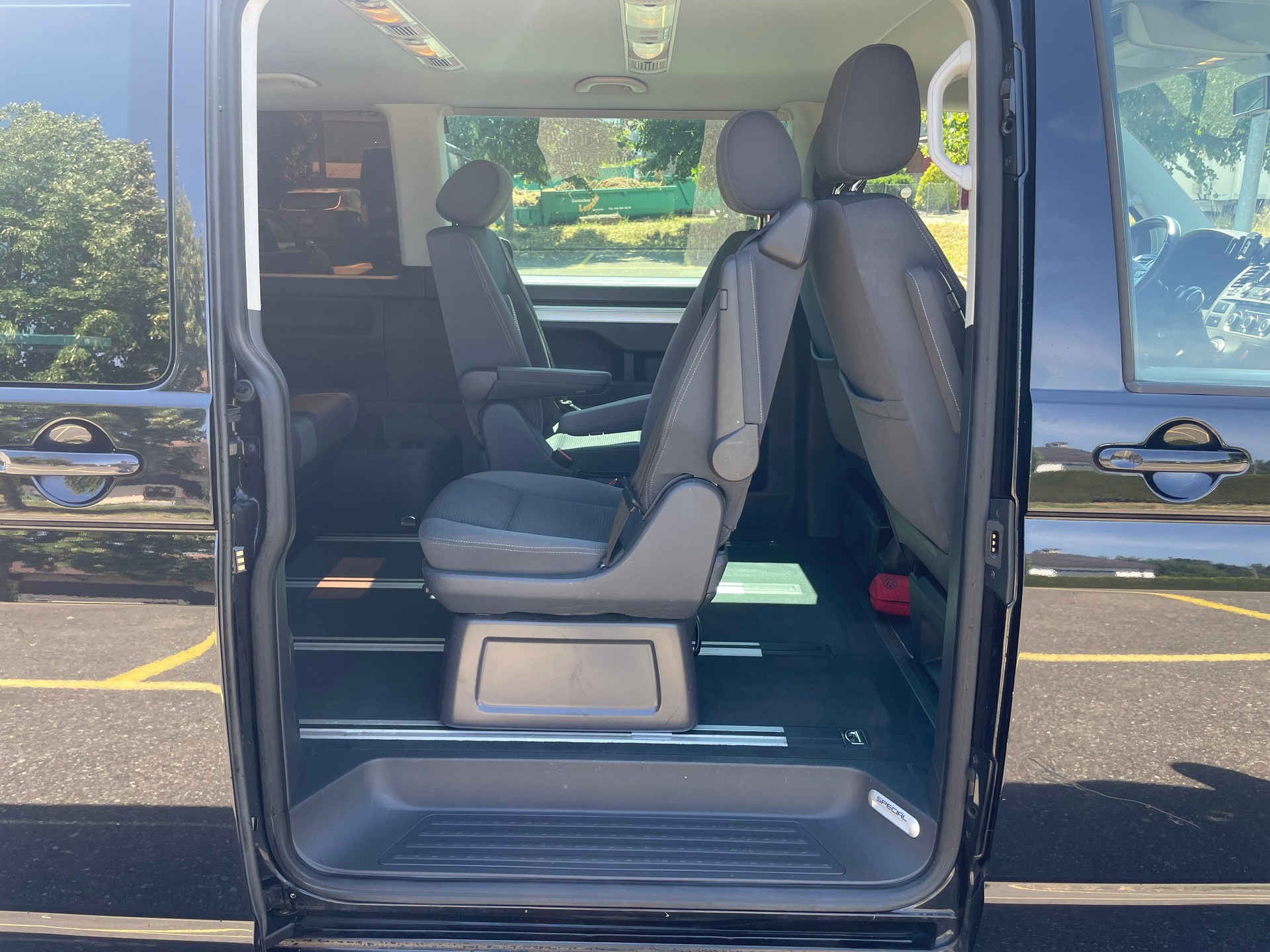 VW T5 Multivan 2.0 TDI CR Startline DSG-image-11