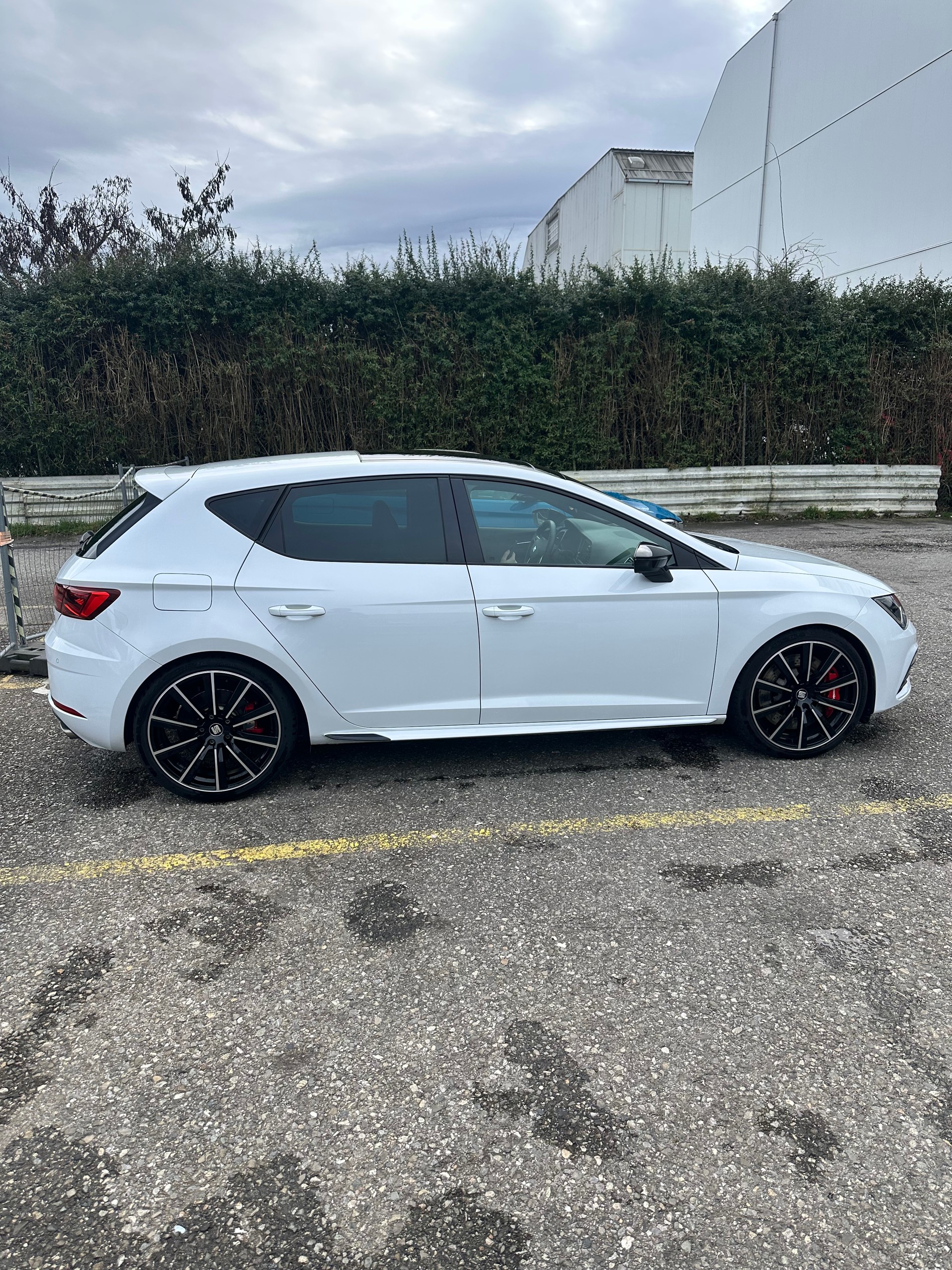SEAT Seat Leon Cupra-image-2