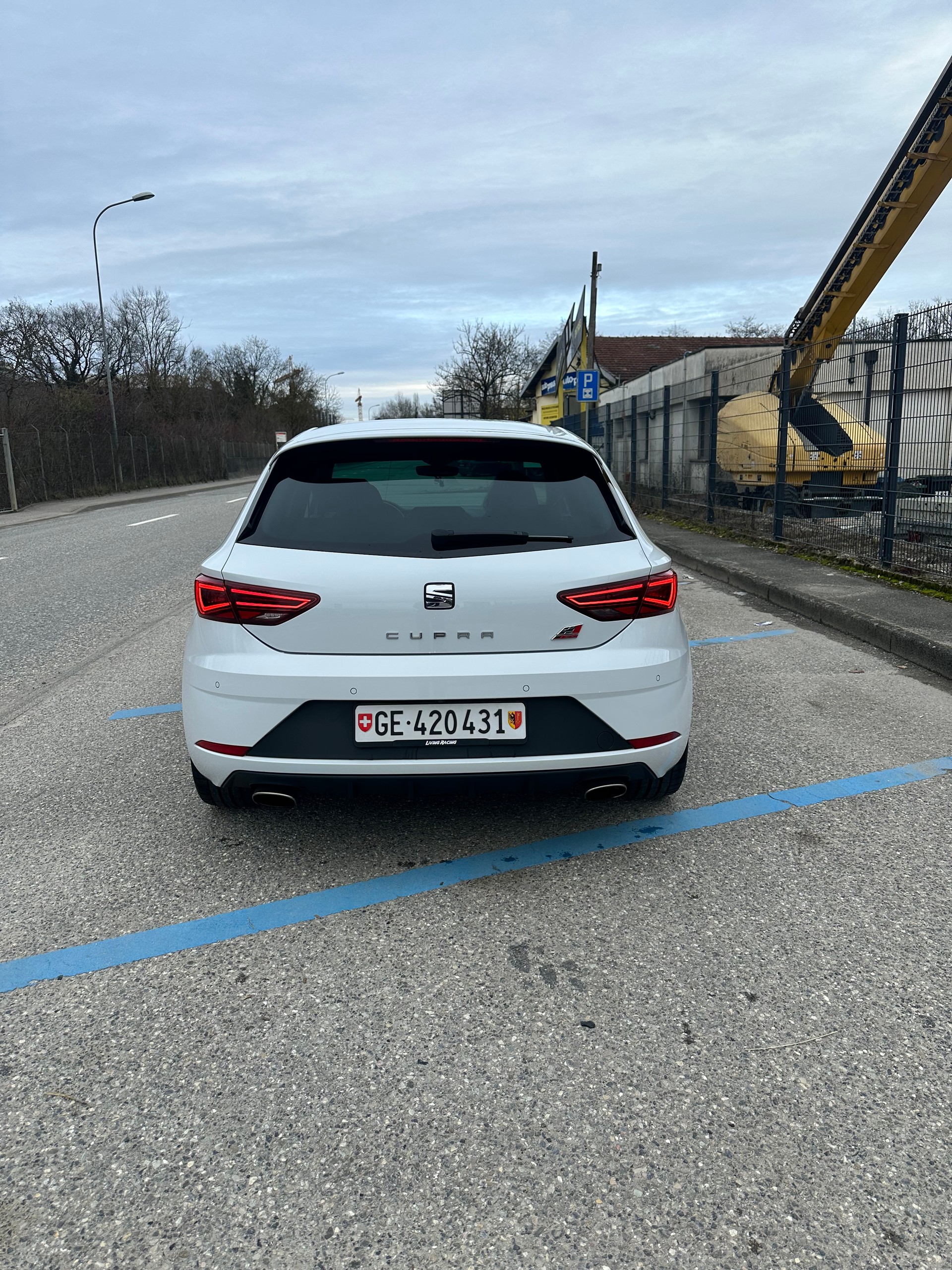 SEAT Seat Leon Cupra-image-3