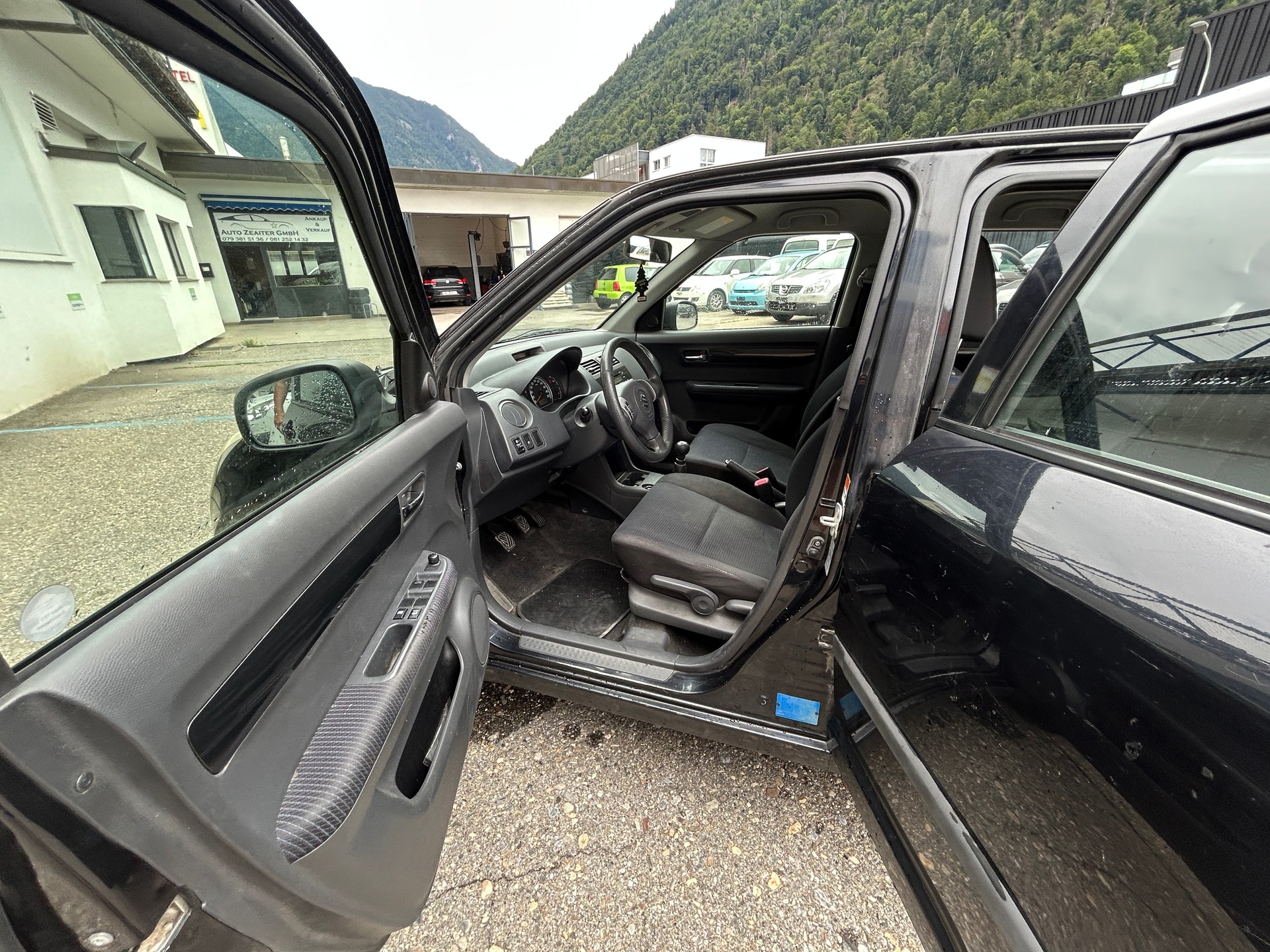 SUZUKI Swift 1.3i 16V GL Top 4x4-image-11