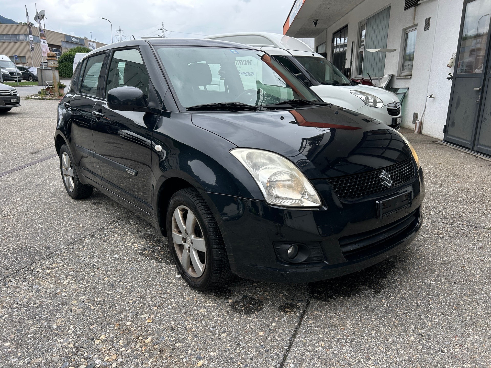 SUZUKI Swift 1.3i 16V GL Top 4x4-image-7