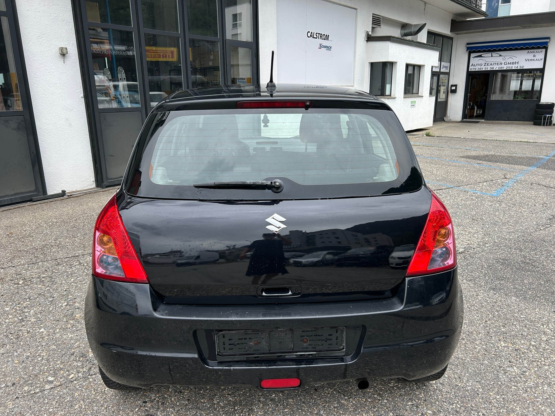 SUZUKI Swift 1.3i 16V GL Top 4x4-image-4