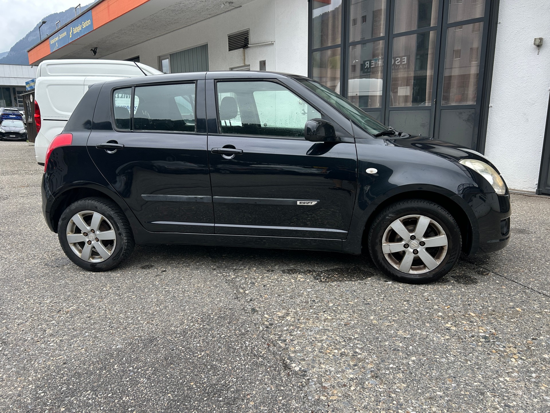 SUZUKI Swift 1.3i 16V GL Top 4x4-image-6