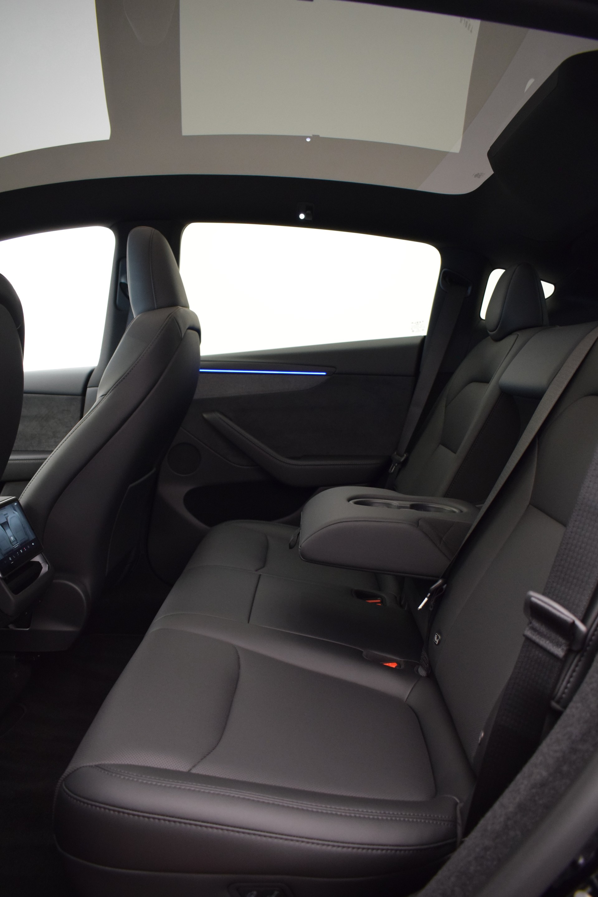 TESLA Model Y Premium Long Range AWD, 7 Sitzer, AHK, Made in Berlin-image-17