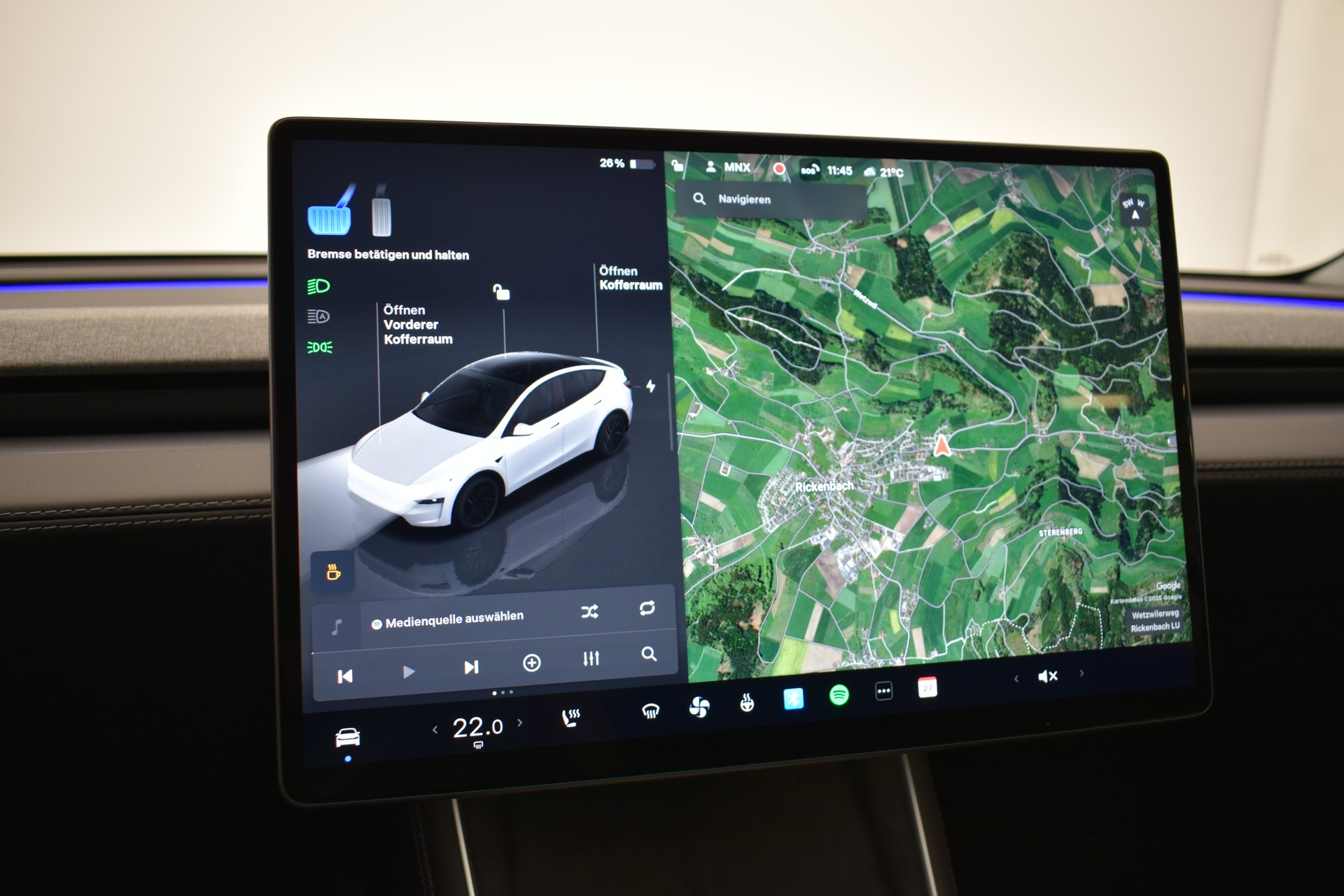 TESLA Model Y Premium Long Range AWD, 7 Sitzer, AHK, Made in Berlin-image-19