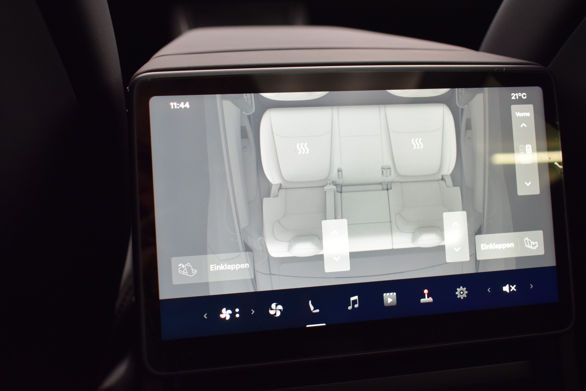 TESLA Model Y Premium Long Range AWD, 7 Sitzer, AHK, Made in Berlin-image-30