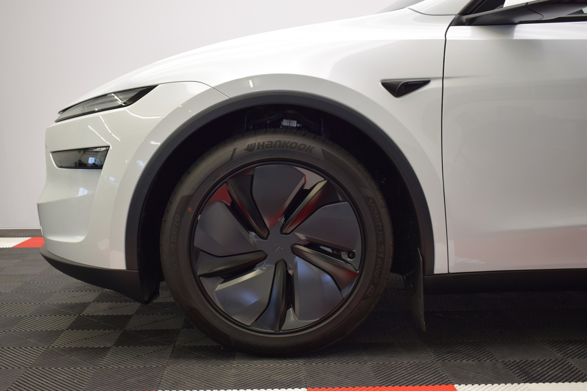 TESLA Model Y Premium Long Range AWD, 7 Sitzer, AHK, Made in Berlin-image-7