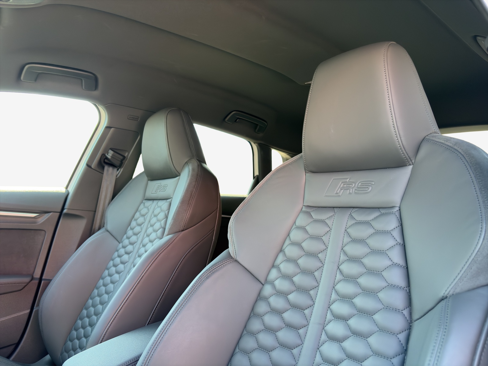 AUDI RS3 Sportback 2.5 TSI quattro S-tronic-image-14