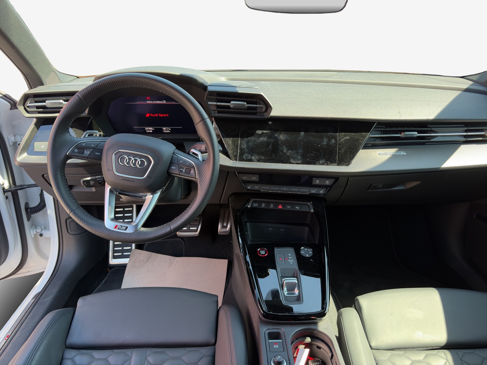AUDI RS3 Sportback 2.5 TSI quattro S-tronic-image-8