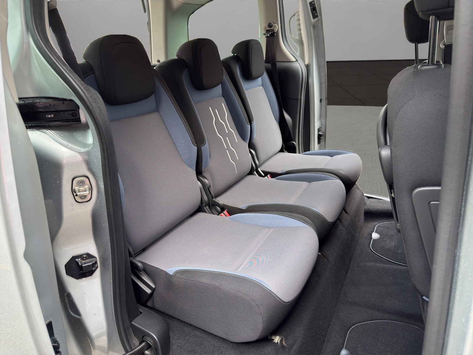 PEUGEOT Partner 1.6 BlueHDi Allure ETG6-image-17
