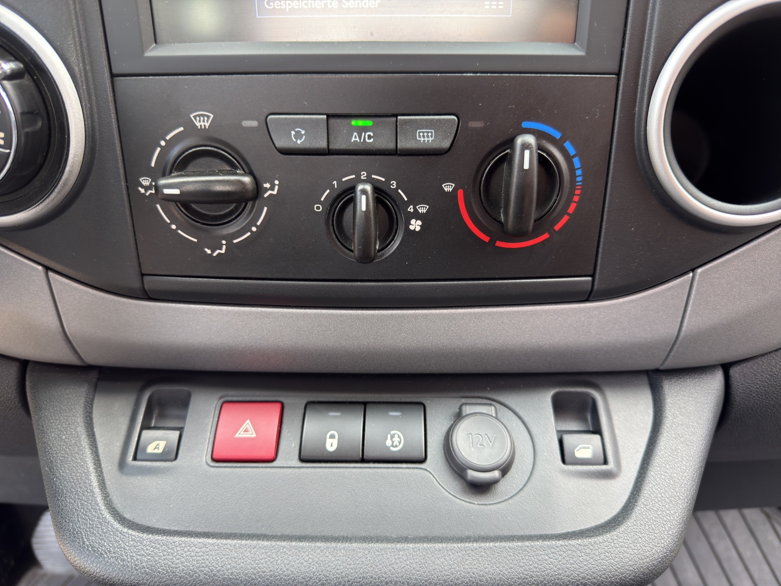 PEUGEOT Partner 1.6 BlueHDi Allure ETG6-image-15
