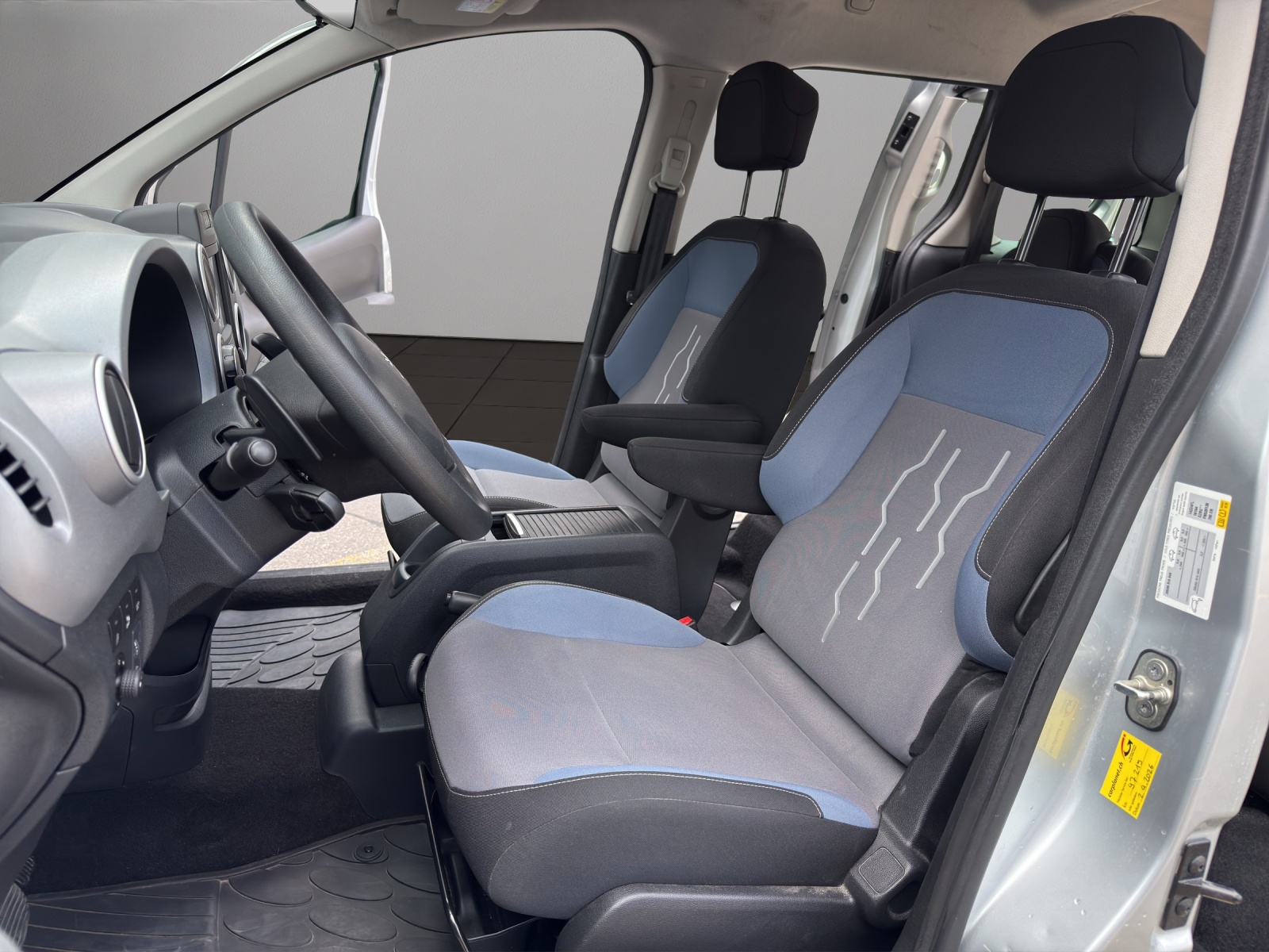 PEUGEOT Partner 1.6 BlueHDi Allure ETG6-image-8