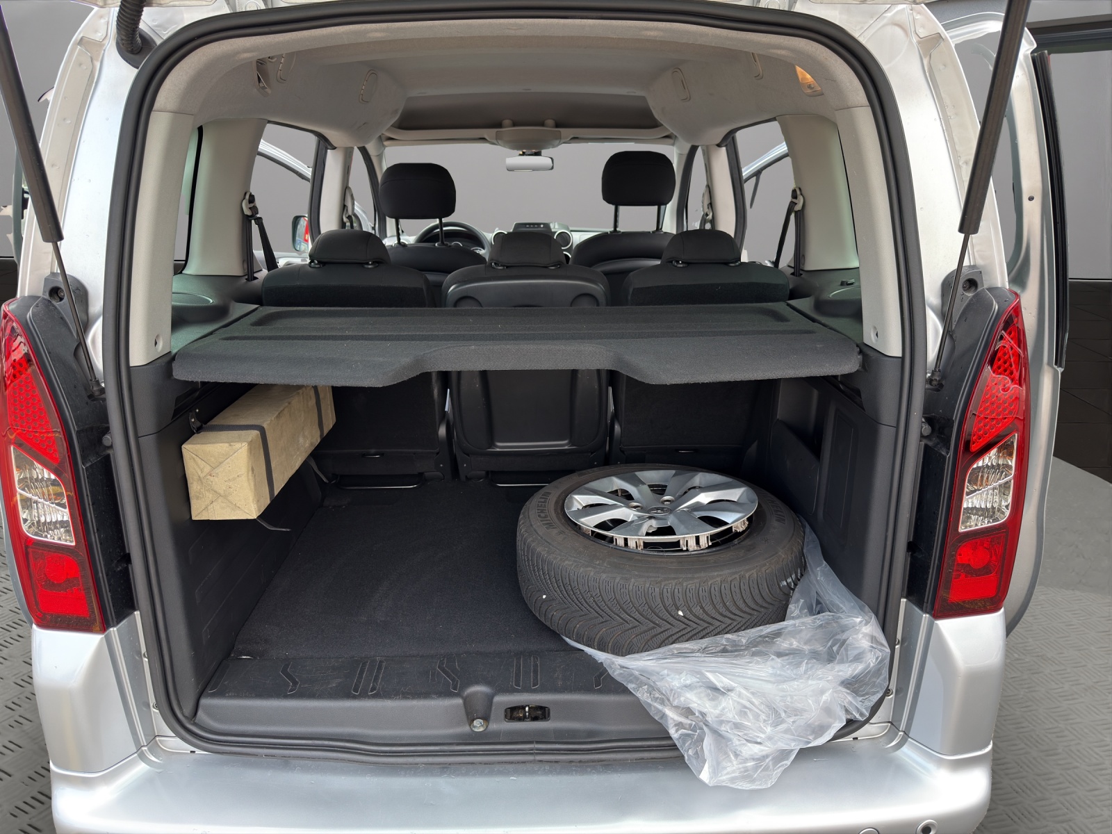 PEUGEOT Partner 1.6 BlueHDi Allure ETG6-image-18