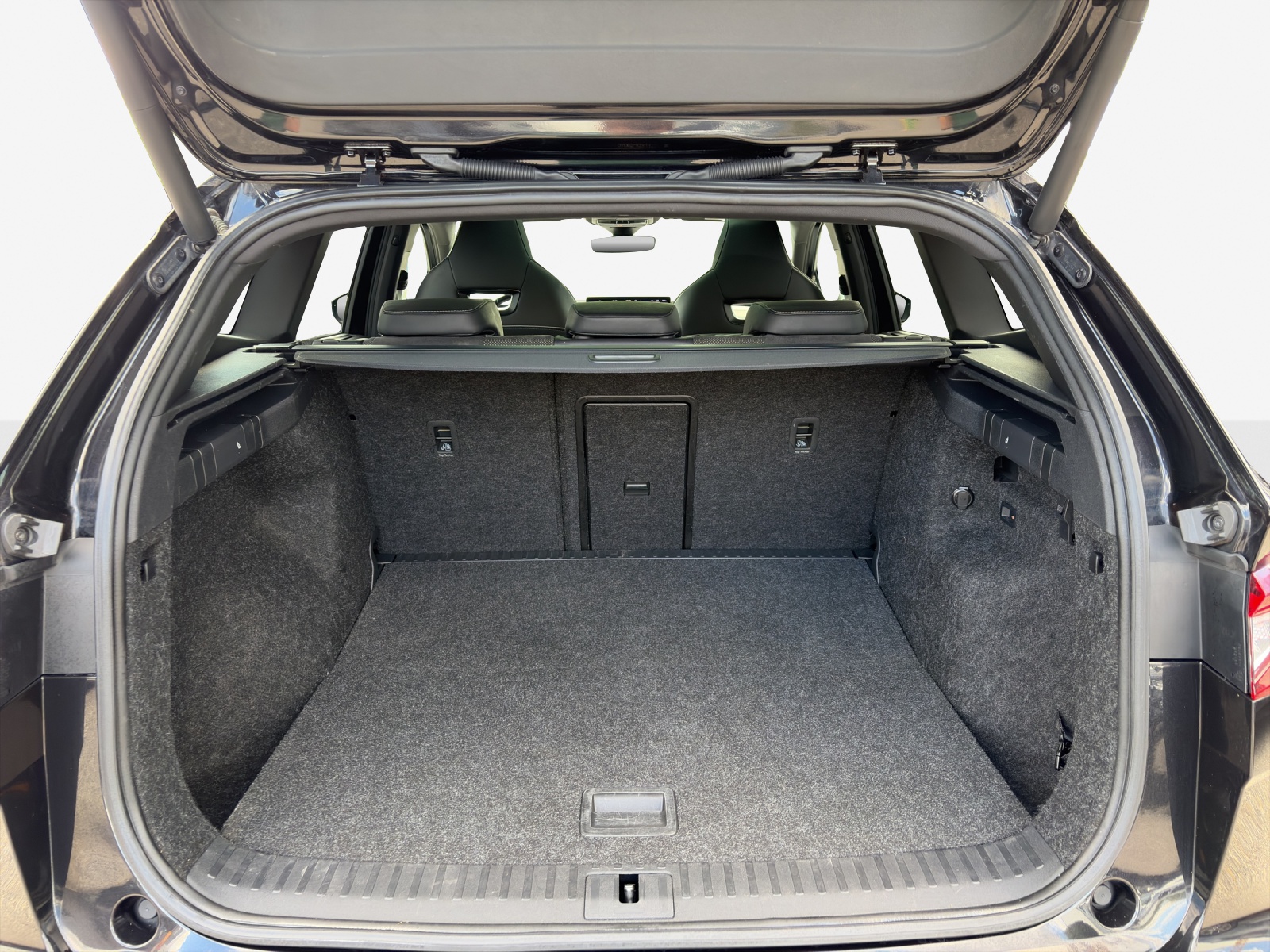 SKODA Enyaq iV 80 SportLine-image-13