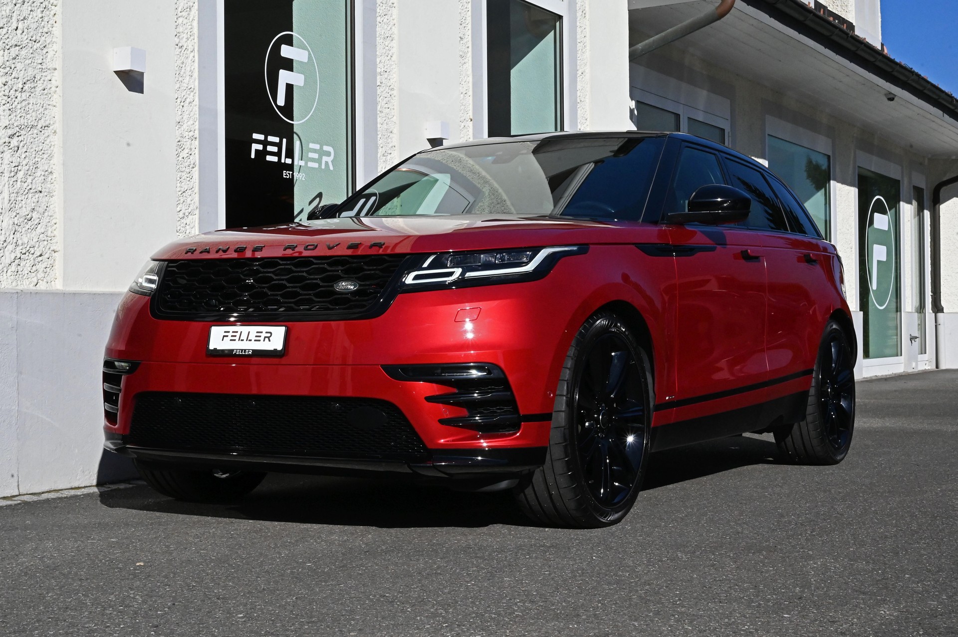 LAND ROVER Range Rover Velar R-Dynamic D 300 SE Automatic-image-2