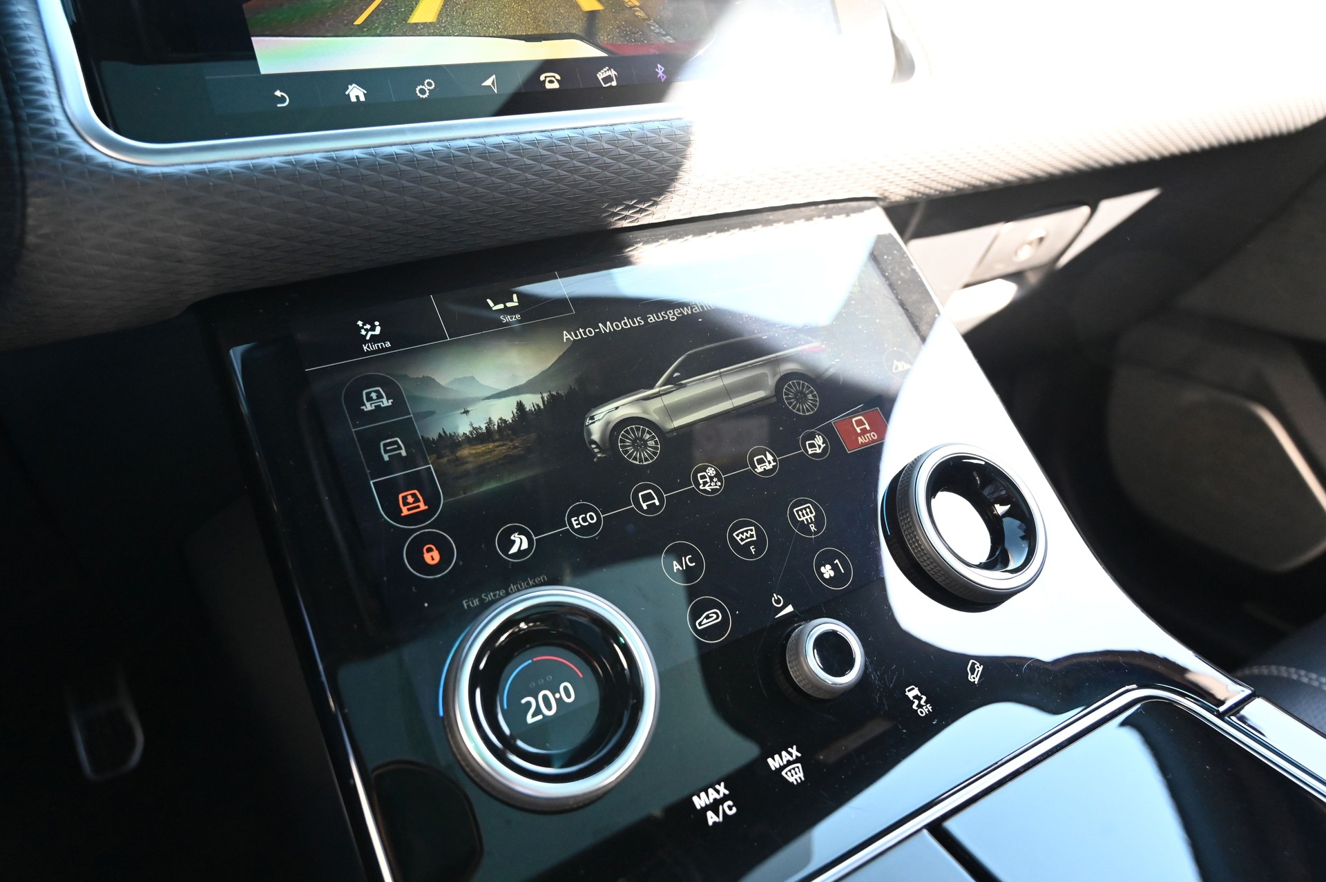 LAND ROVER Range Rover Velar R-Dynamic D 300 SE Automatic-image-16