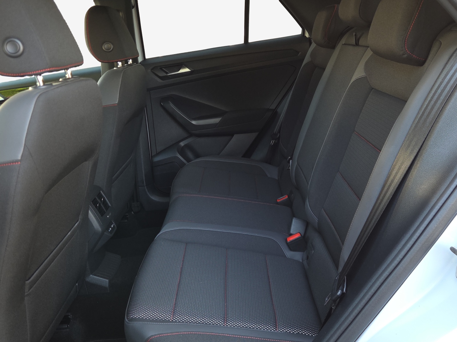 VW T-Roc 2.0 TSI Sport Selection DSG 4Motion-image-11