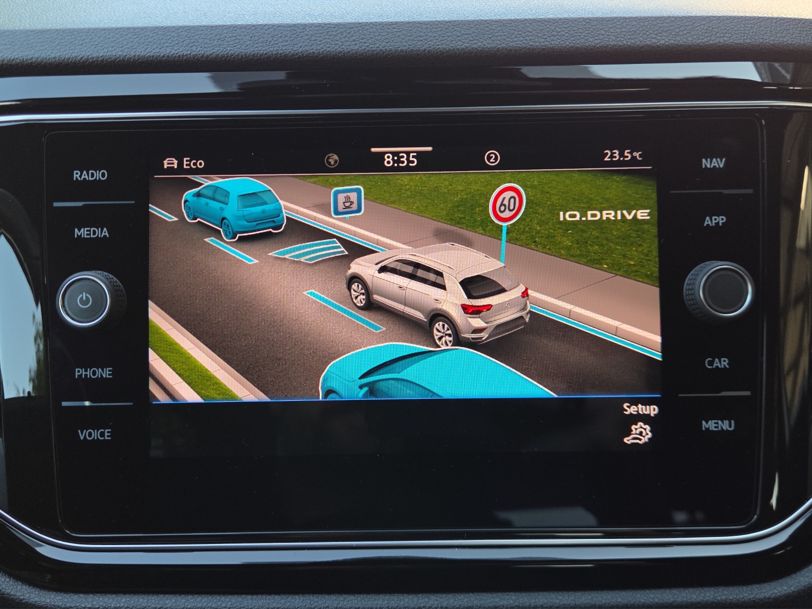 VW T-Roc 2.0 TSI Sport Selection DSG 4Motion-image-15