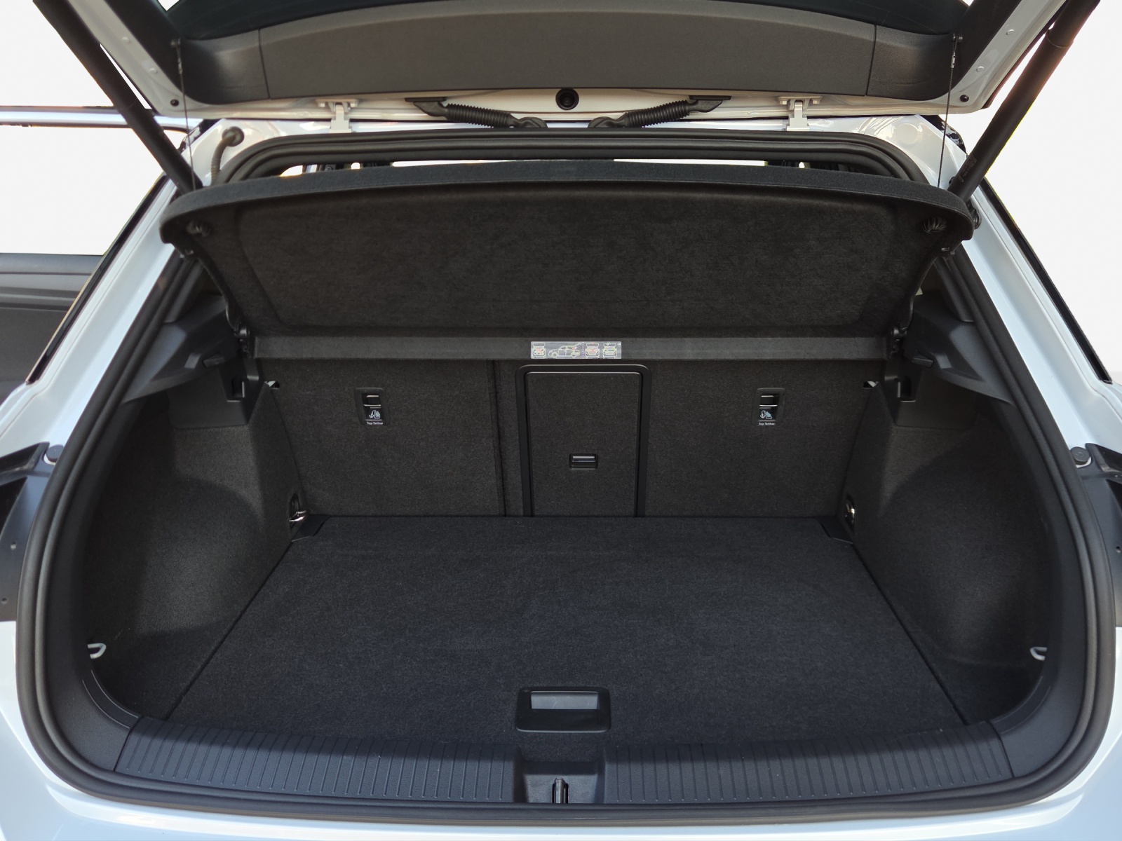 VW T-Roc 2.0 TSI Sport Selection DSG 4Motion-image-12