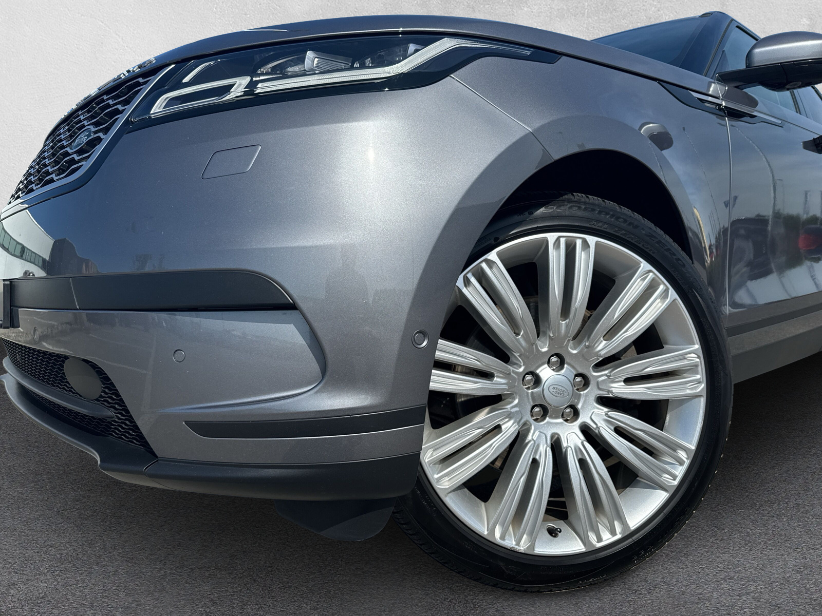 LAND ROVER Range Rover Velar 3.0 D 300 I6 MHEV S Automatic (CH)-image-7