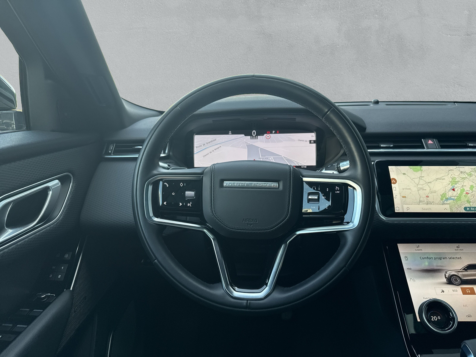 LAND ROVER Range Rover Velar 3.0 D 300 I6 MHEV S Automatic (CH)-image-16