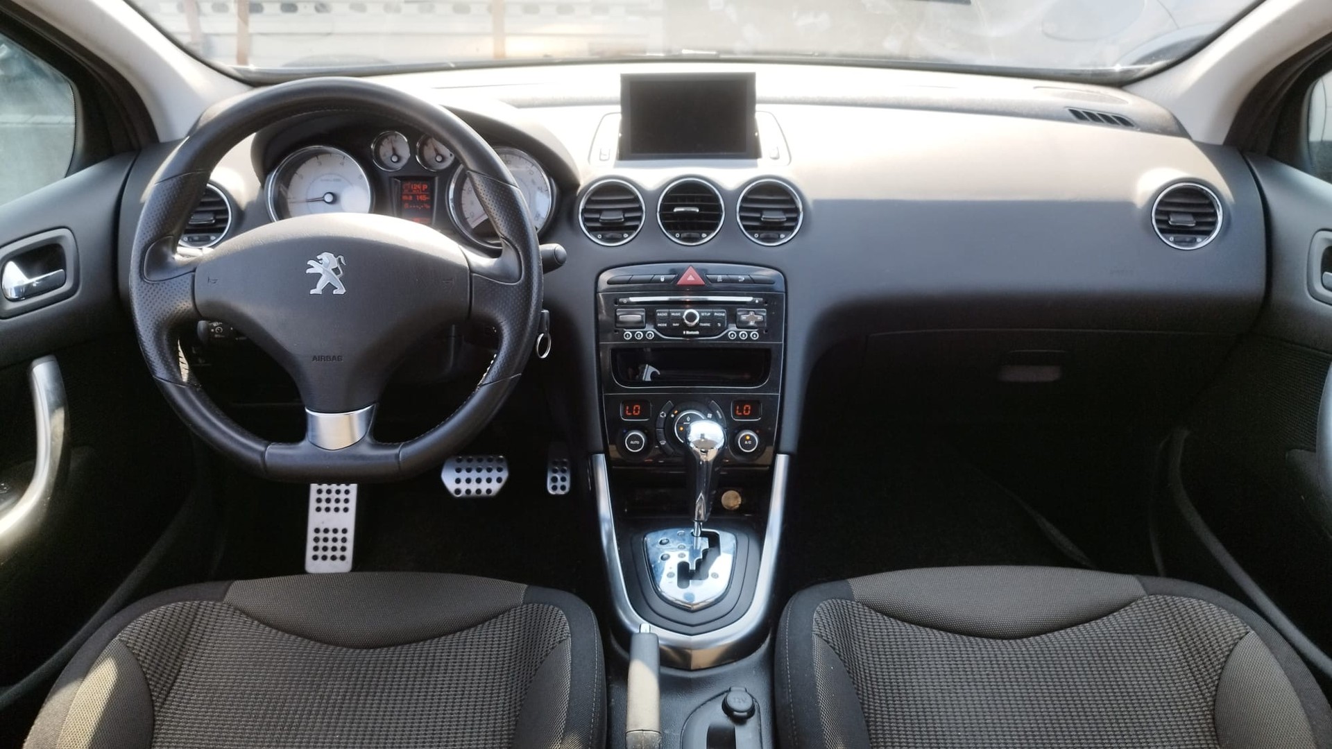 PEUGEOT 308 1.6 16V Turbo Allure Automatic-image-9