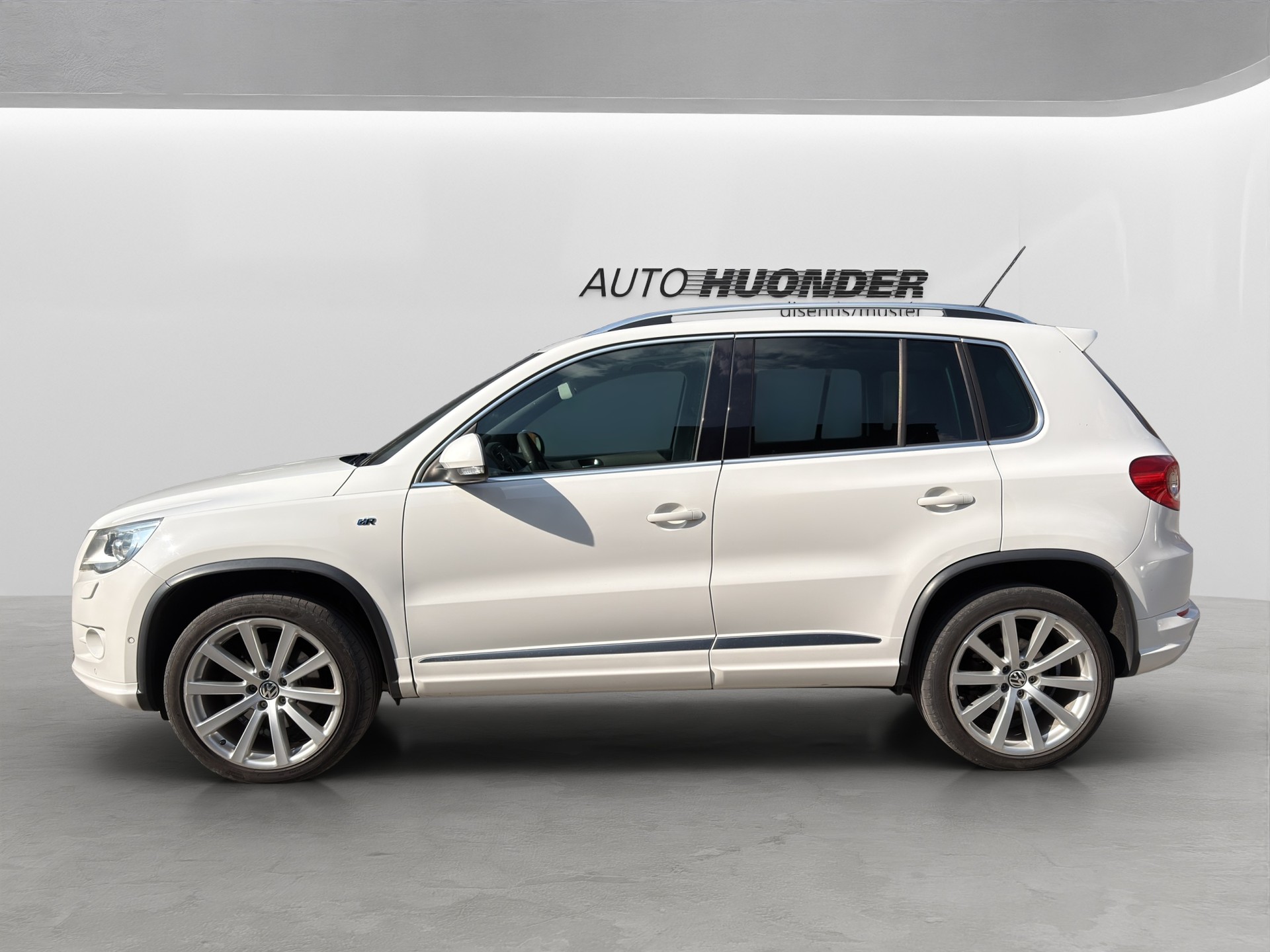 VW Tiguan 2.0 TDI Sport&Style-image-2