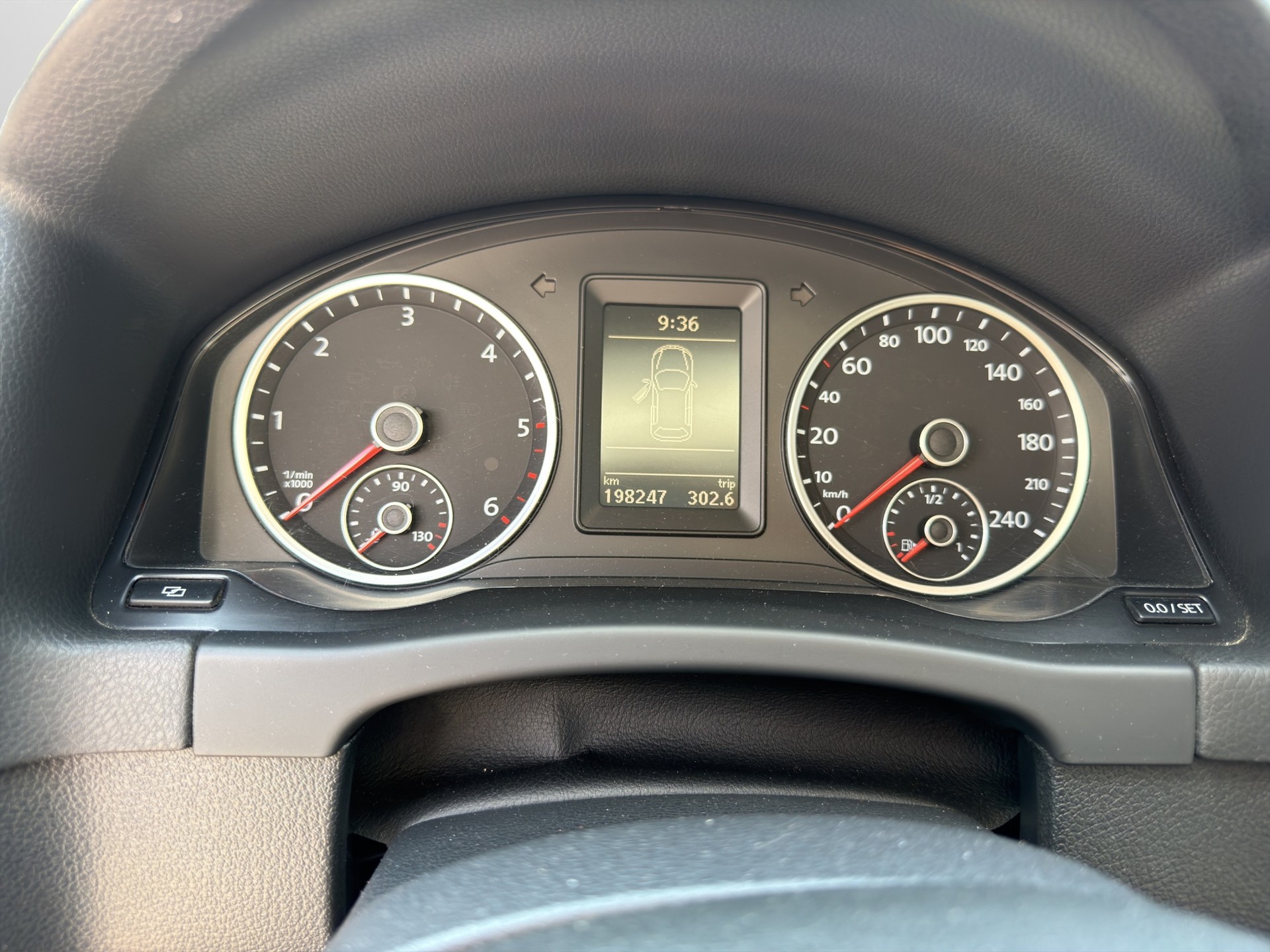 VW Tiguan 2.0 TDI Sport&Style-image-10