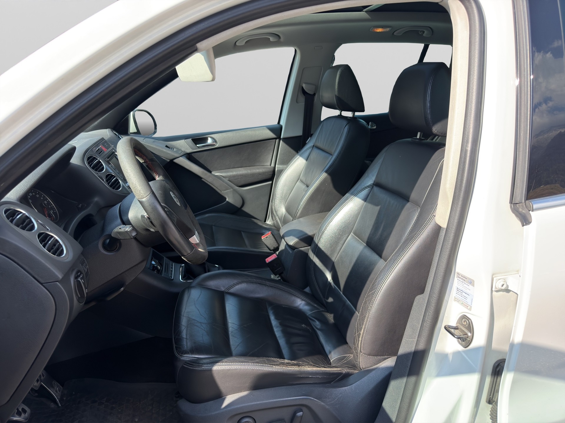 VW Tiguan 2.0 TDI Sport&Style-image-8