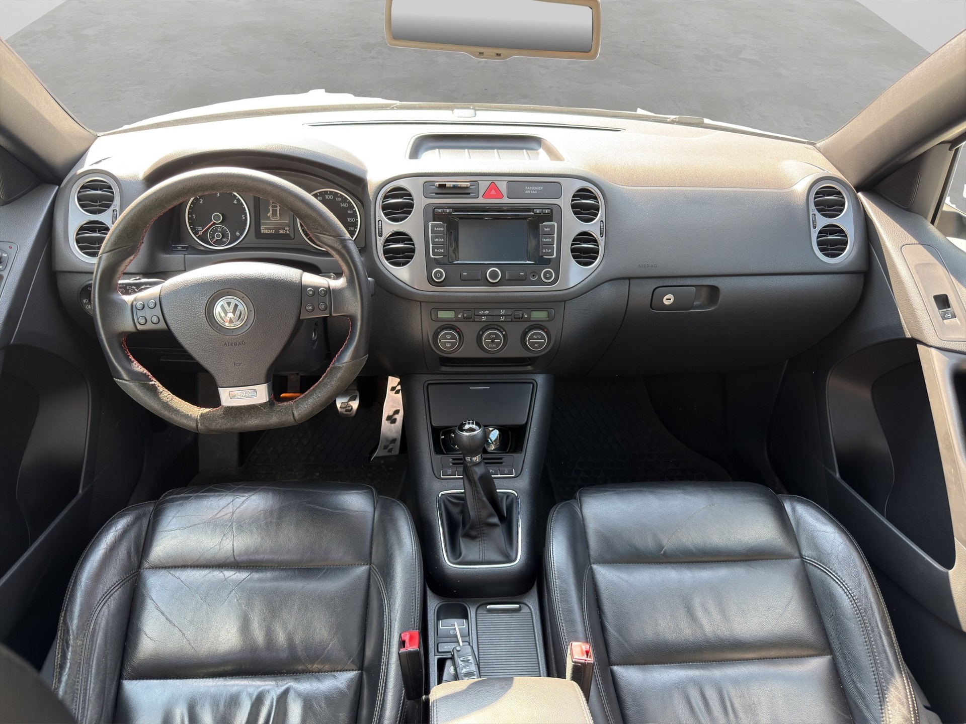 VW Tiguan 2.0 TDI Sport&Style-image-13