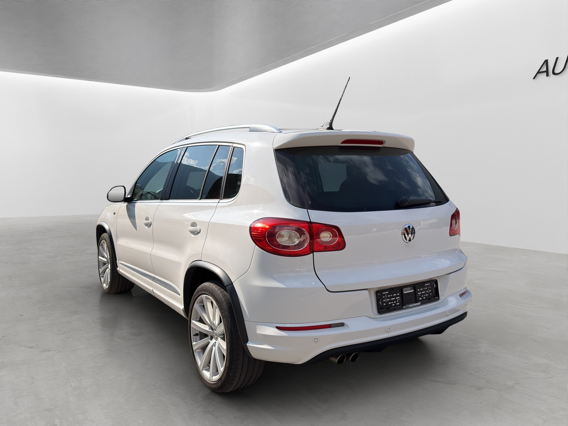 VW Tiguan 2.0 TDI Sport&Style-image-3