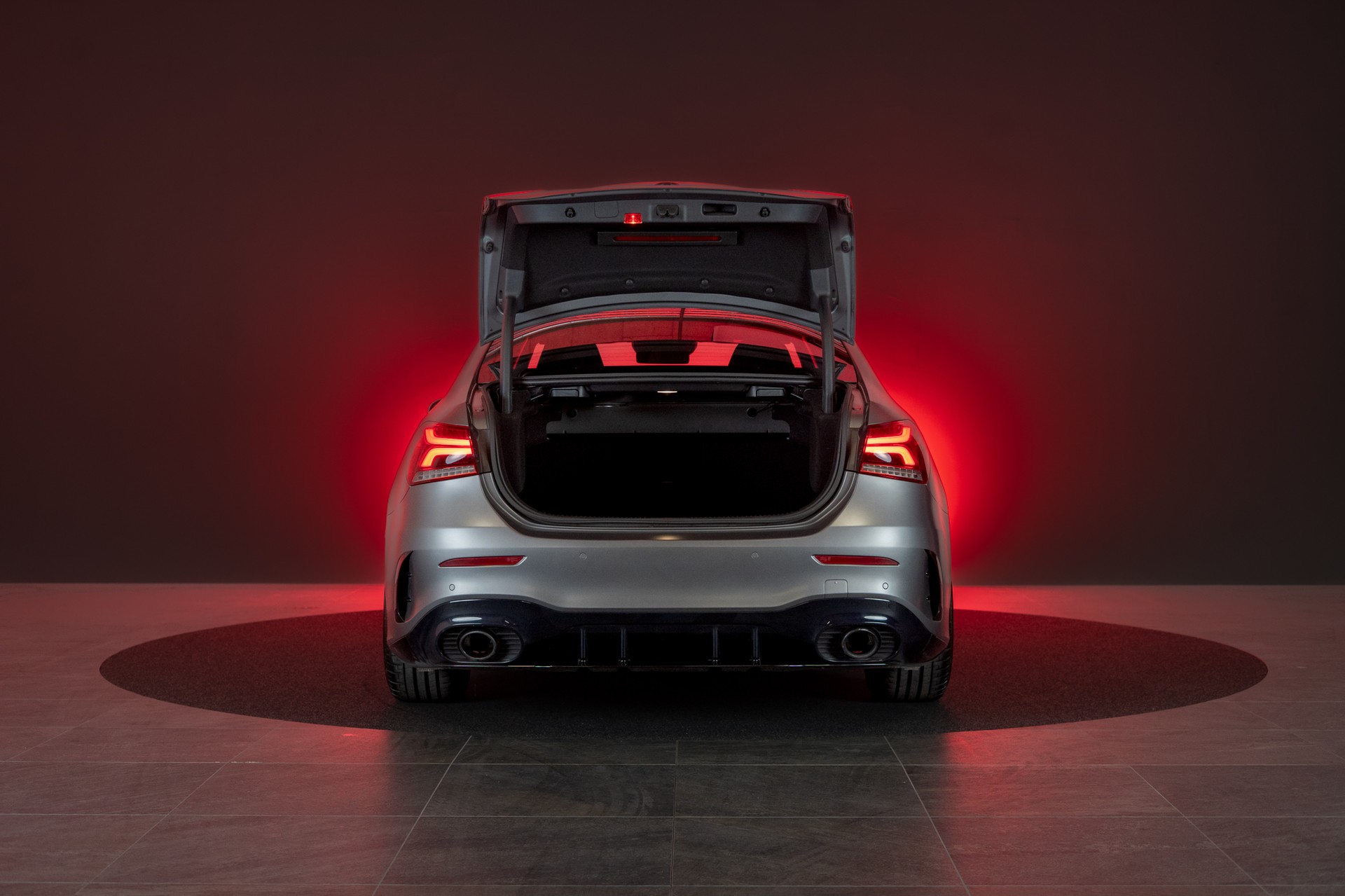 MERCEDES-BENZ A 35 AMG 4matic Limousine / CH-Fahrzeug / Panorama / el.Sitze-image-6