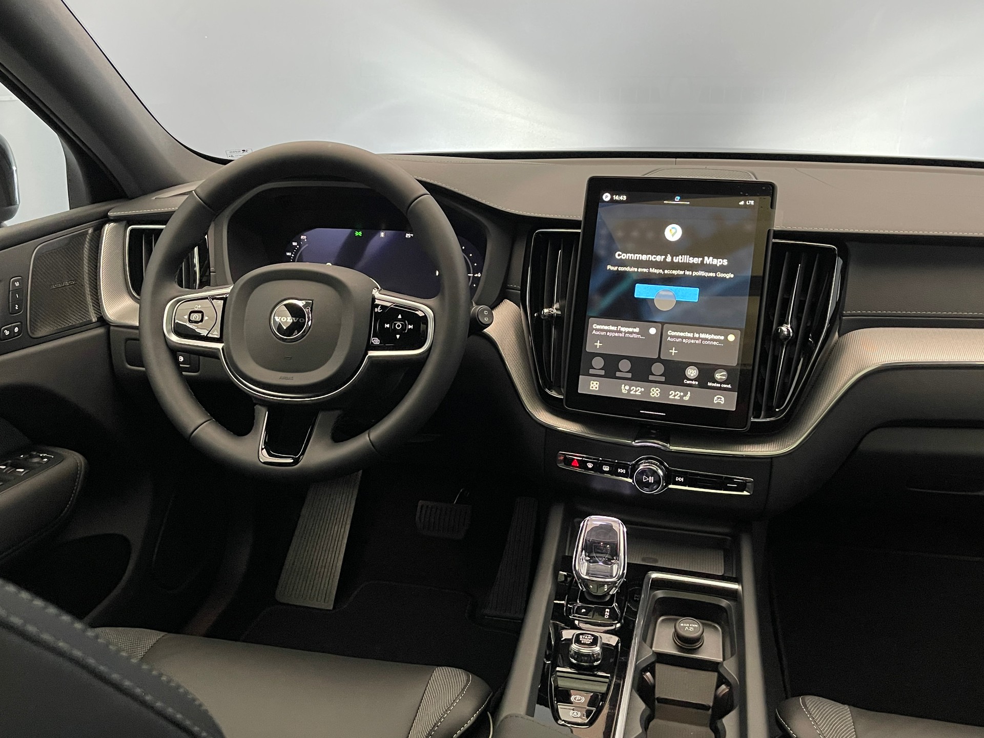 VOLVO XC60 2.0 T6 TE Black Edition eAWD-image-13
