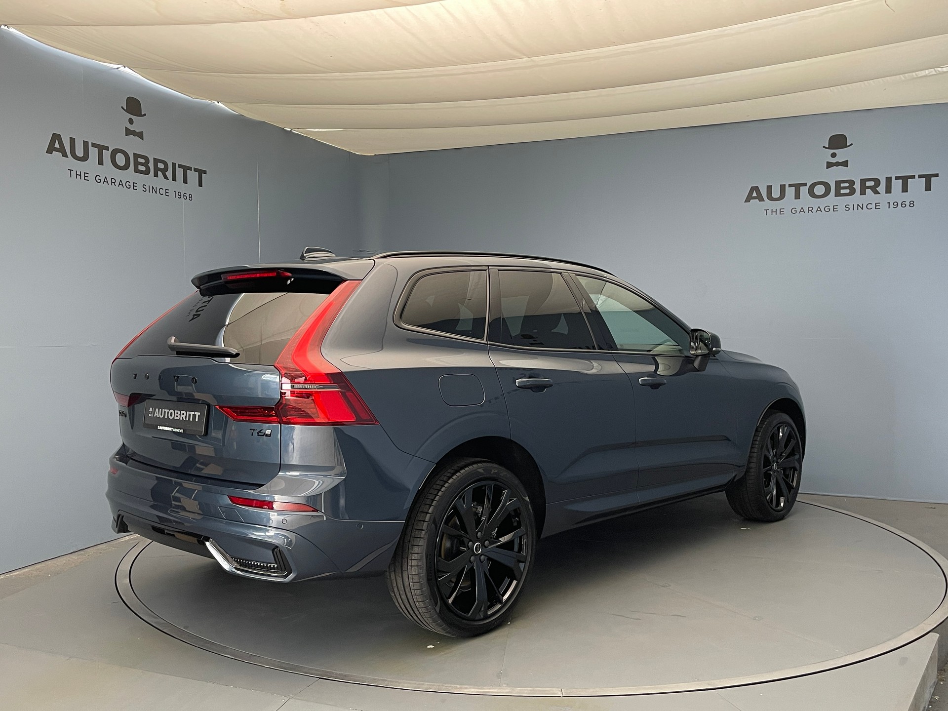 VOLVO XC60 2.0 T6 TE Black Edition eAWD-image-4