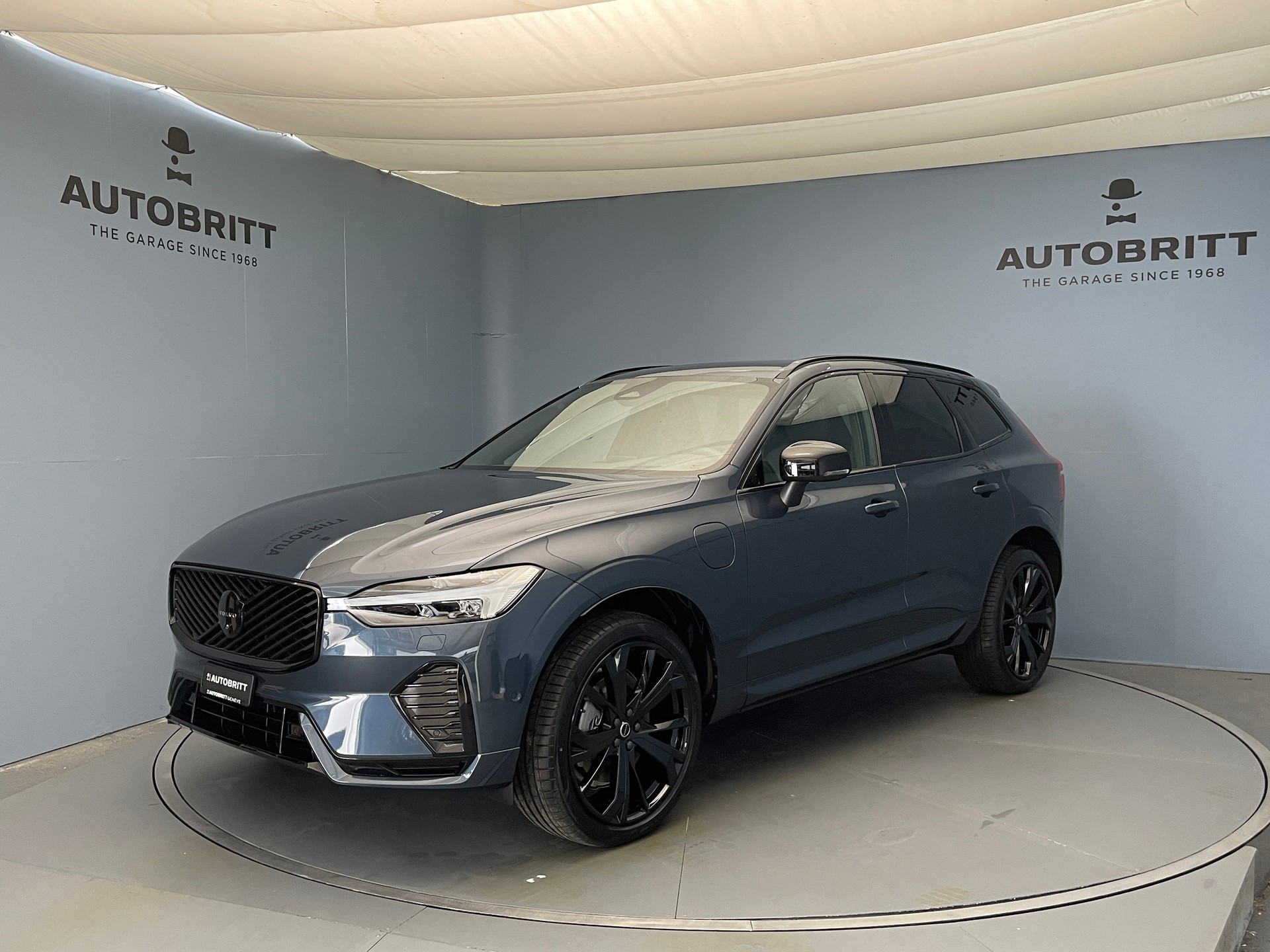 VOLVO XC60 2.0 T6 TE Black Edition eAWD-image-0