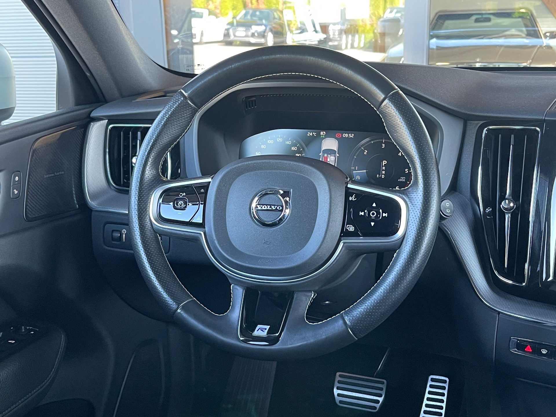 VOLVO XC60 D4 R-Design Geartronic-image-8