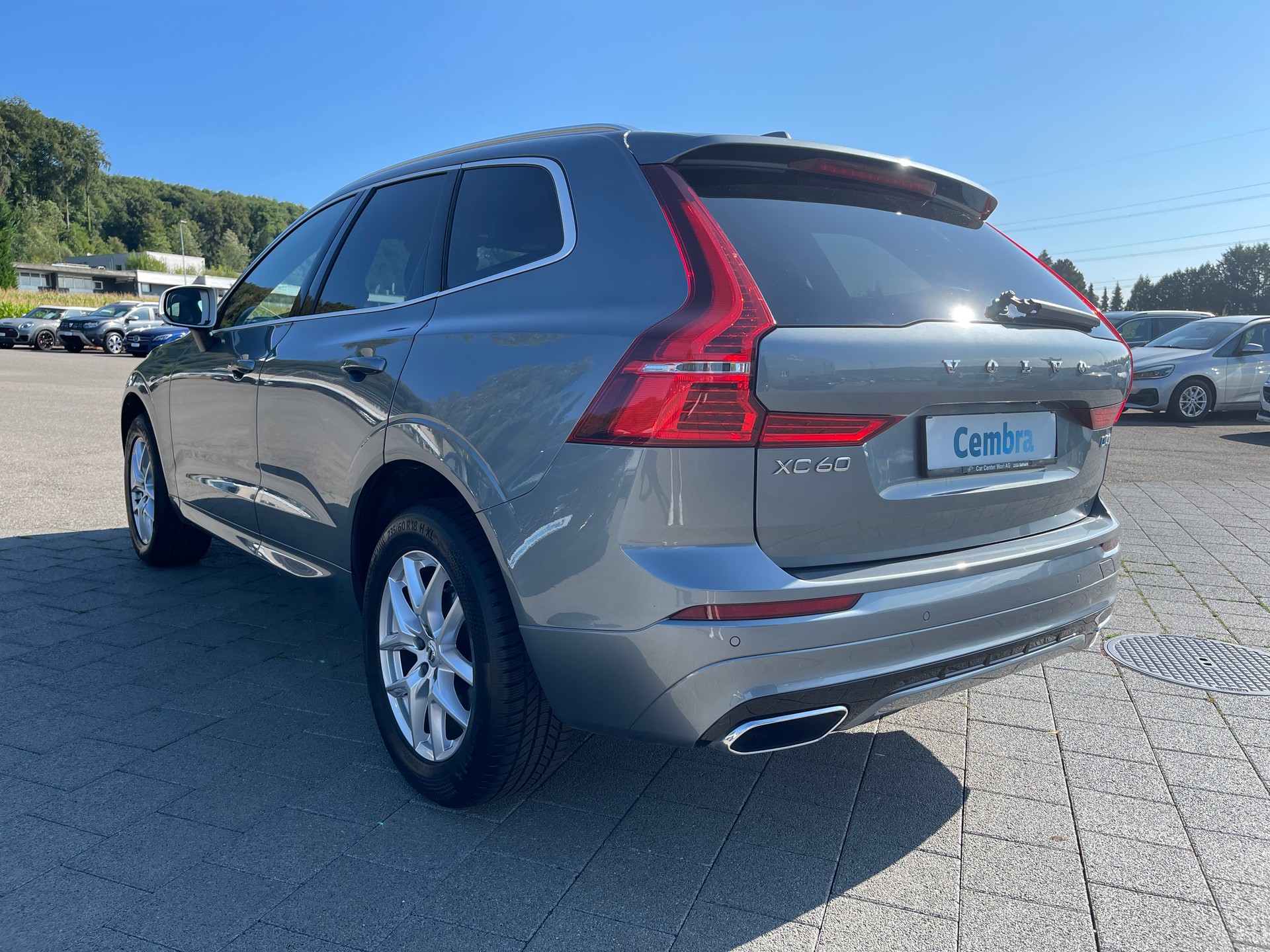 VOLVO XC60 D4 R-Design Geartronic-image-2