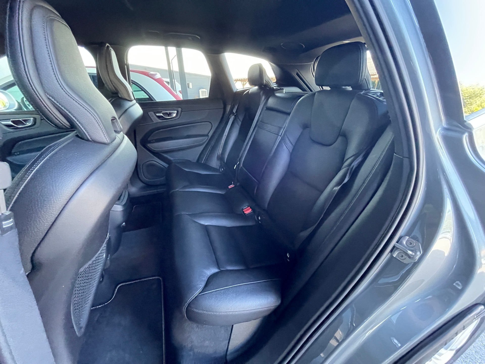 VOLVO XC60 D4 R-Design Geartronic-image-13