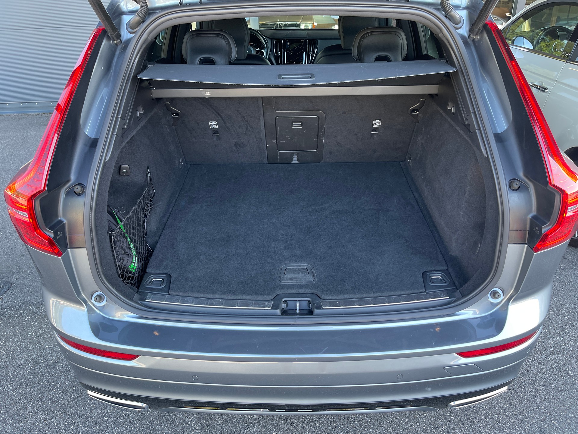 VOLVO XC60 D4 R-Design Geartronic-image-14
