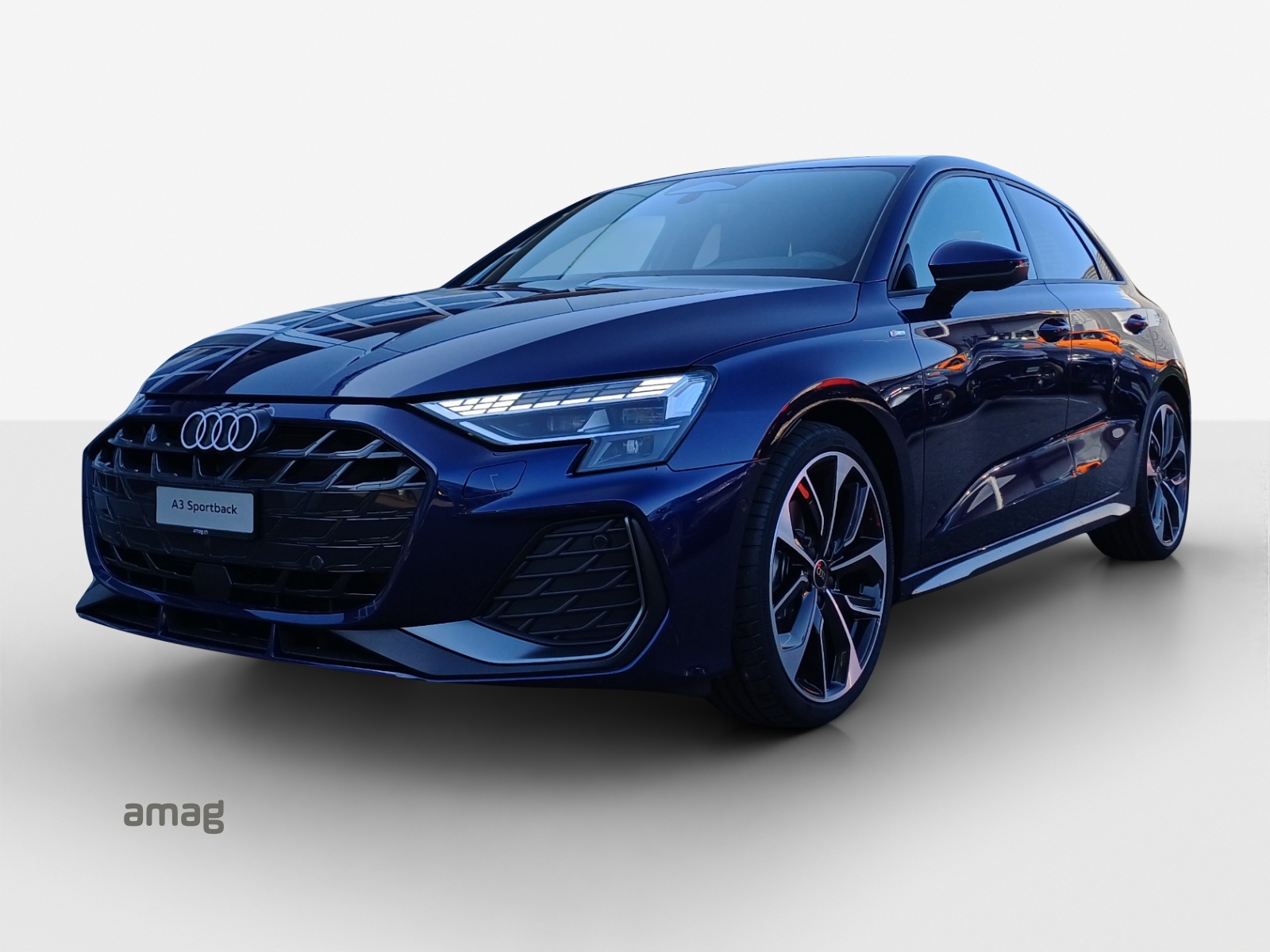 AUDI A3 Sportback TFSI 110 kW S line Attraction S tronic-image-0